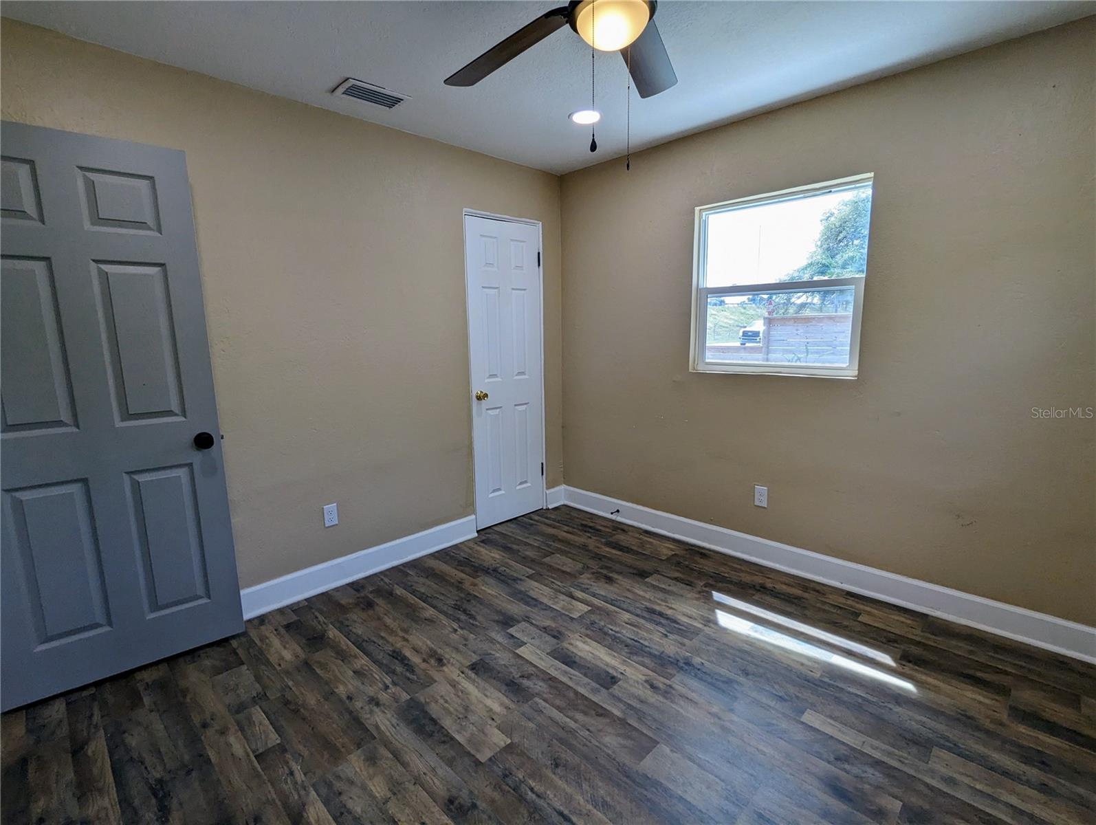 Image 17 of 18 For 3200 22nd Street N
