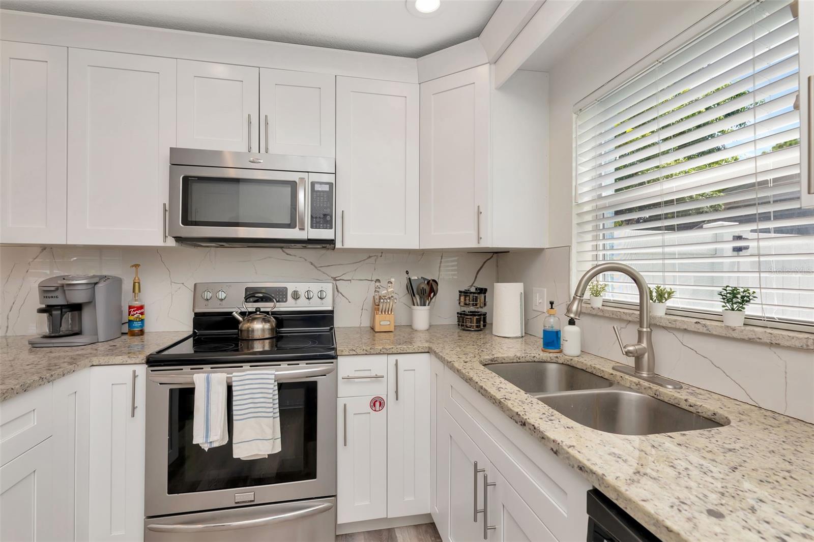 Image 13 of 58 For 2733 21st Avenue Sw