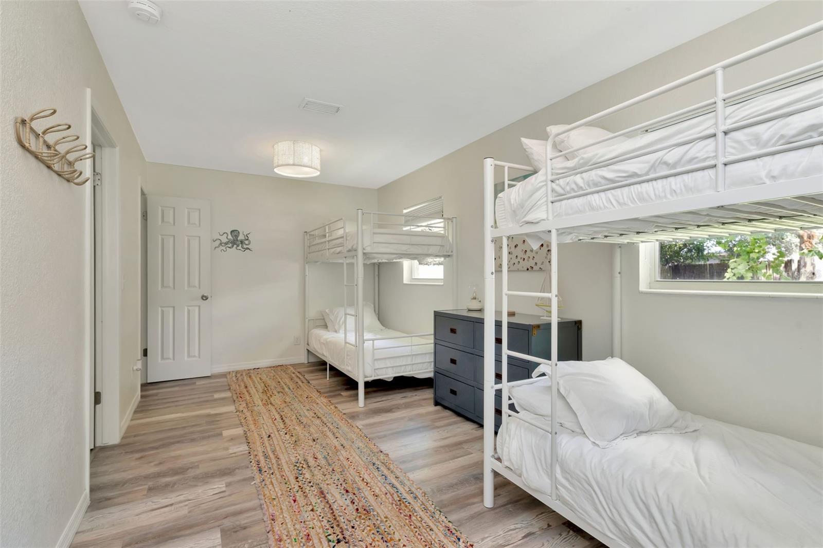 Image 31 of 58 For 2733 21st Avenue Sw