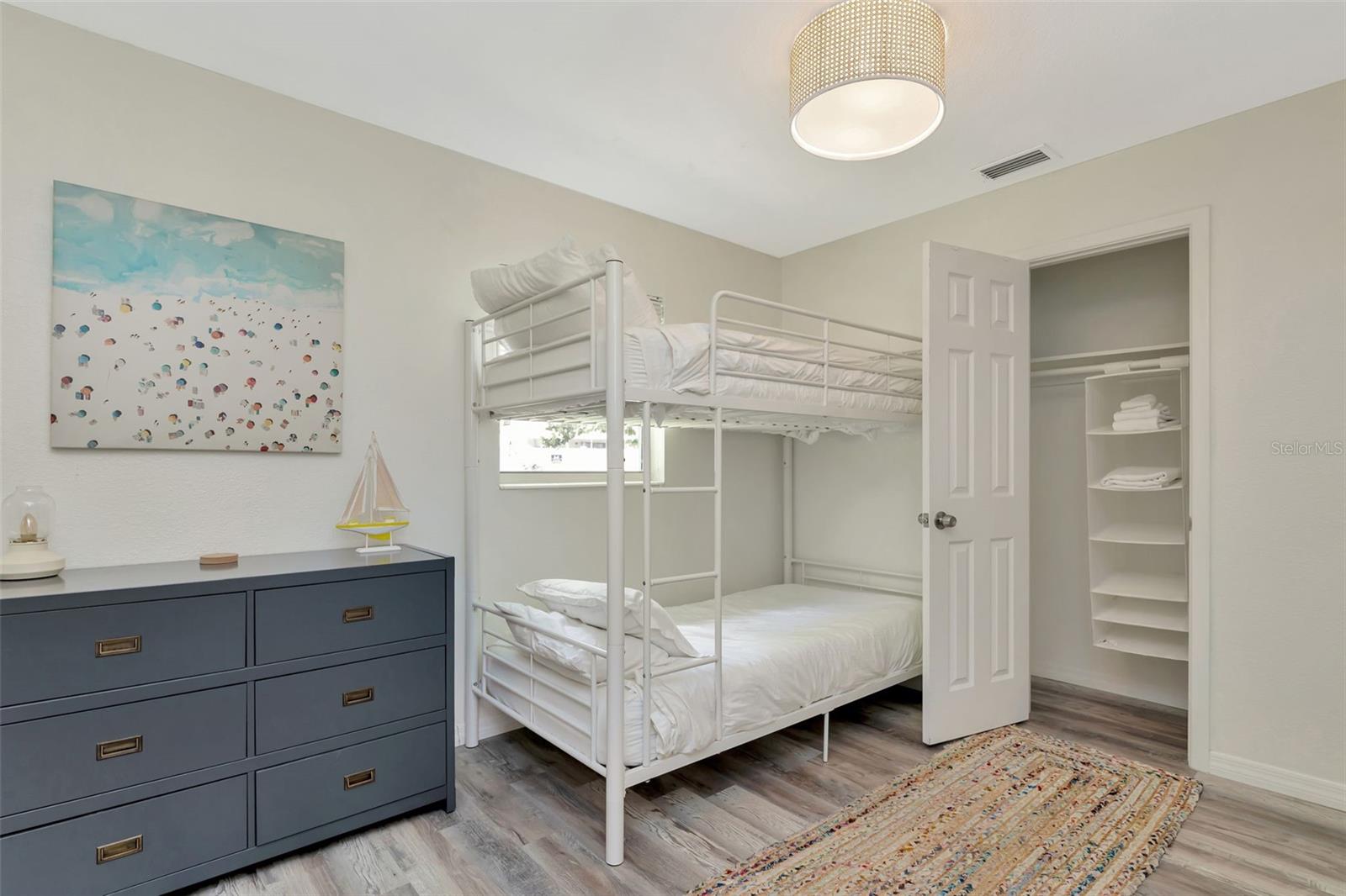 Image 34 of 58 For 2733 21st Avenue Sw