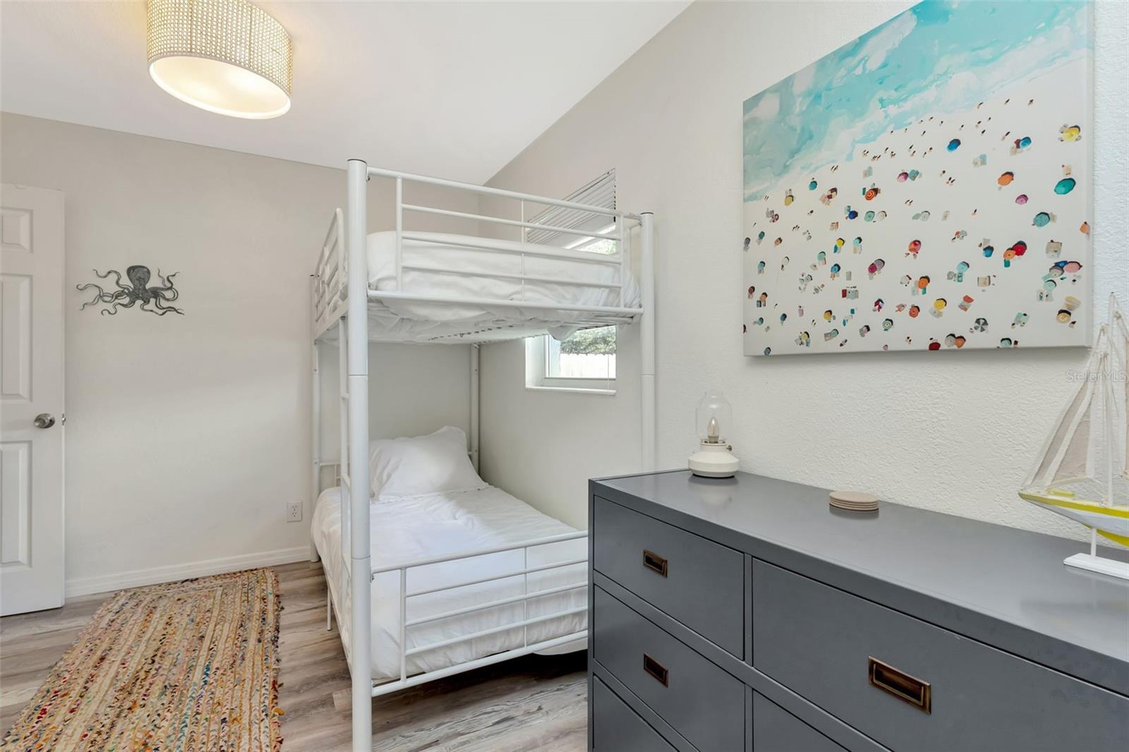 Image 36 of 58 For 2733 21st Avenue Sw
