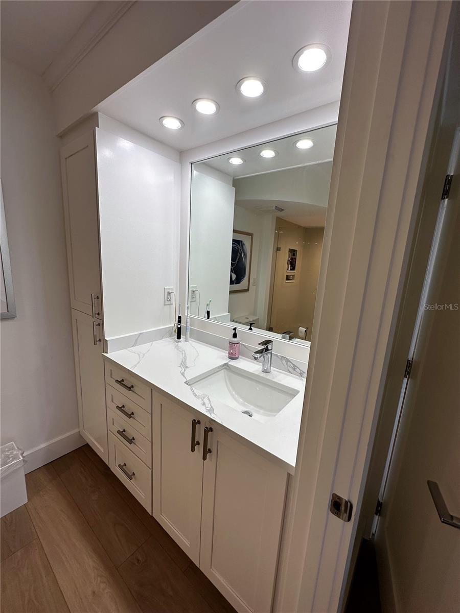 Image 15 of 24 For 6083 Bahia Del Mar Circle 557