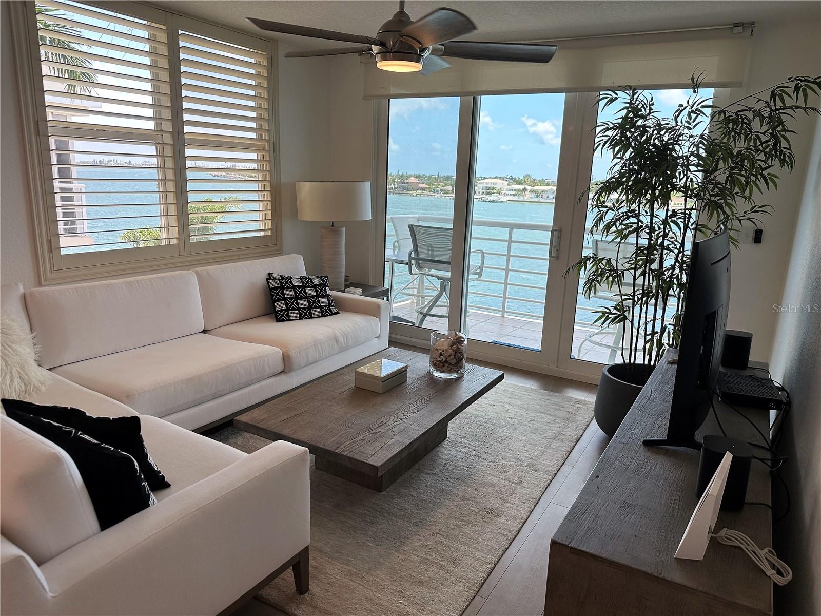 Image 3 of 24 For 6083 Bahia Del Mar Circle 557