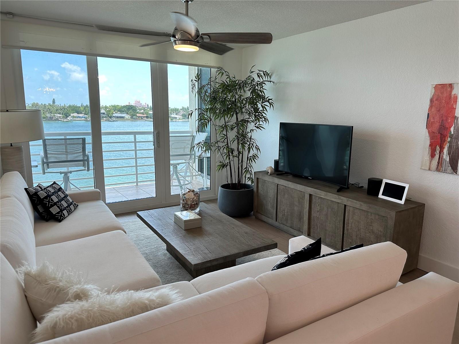 Image 7 of 24 For 6083 Bahia Del Mar Circle 557