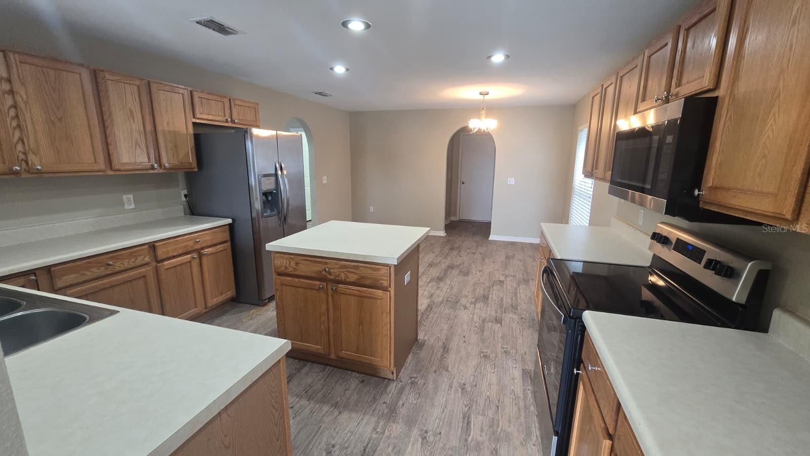 Image 3 of 18 For 712 Brenton Leaf Drive