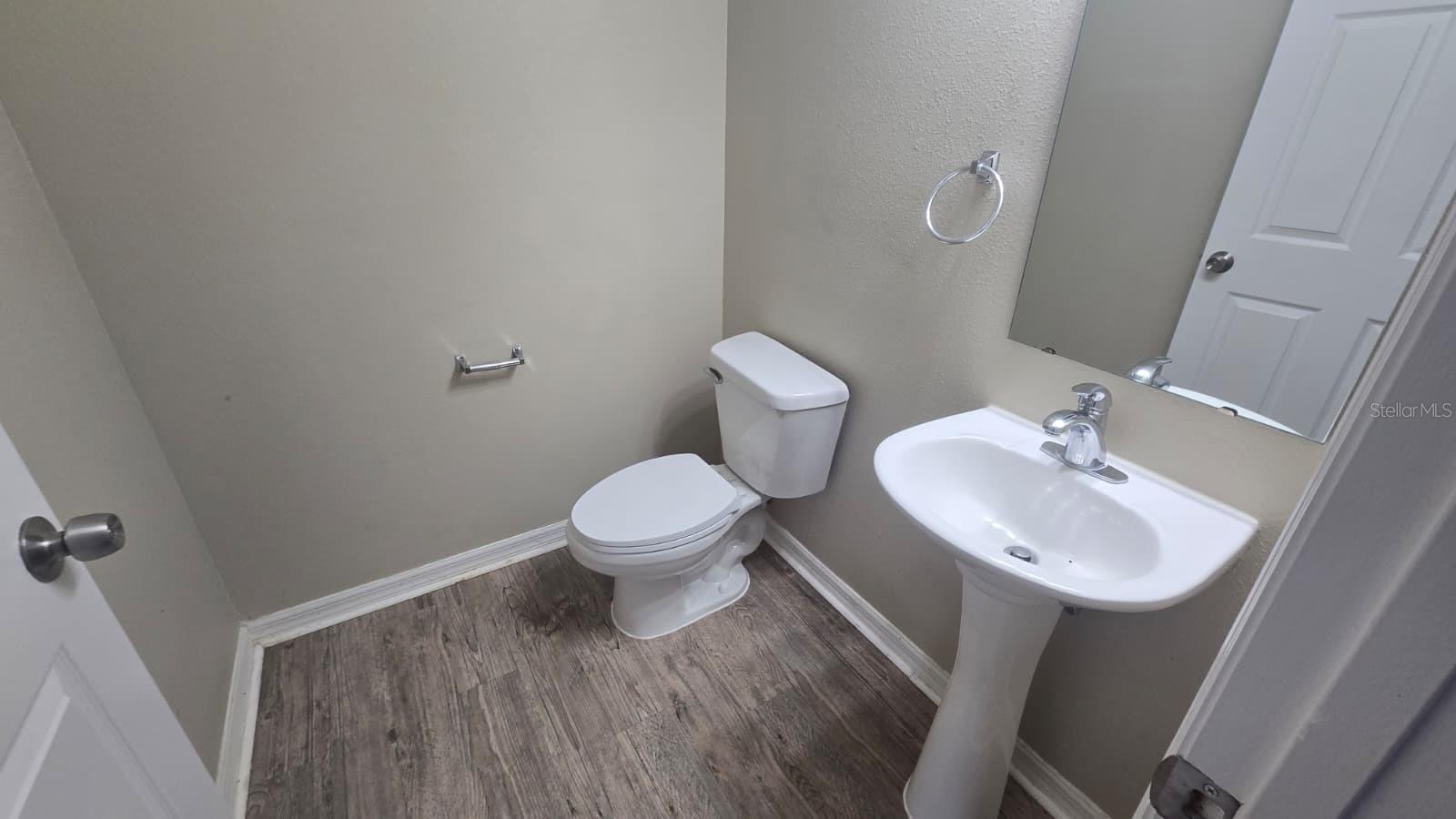 Image 6 of 18 For 712 Brenton Leaf Drive