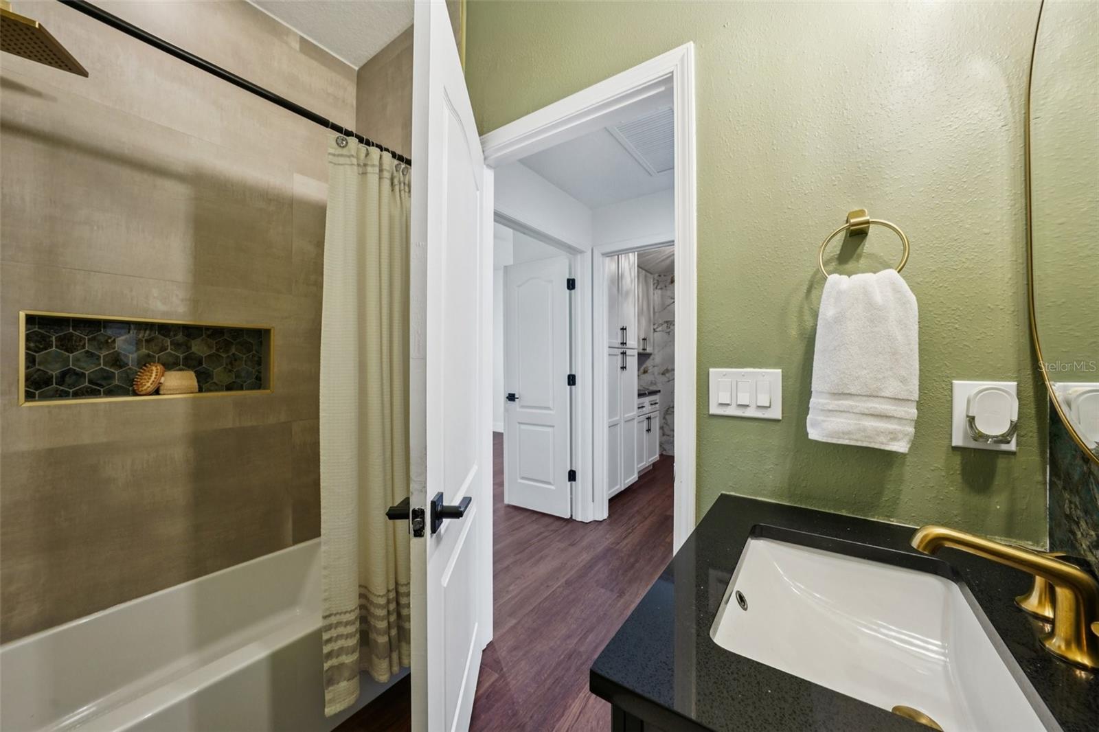 Image 32 of 76 For 3511 Loggerhead Way