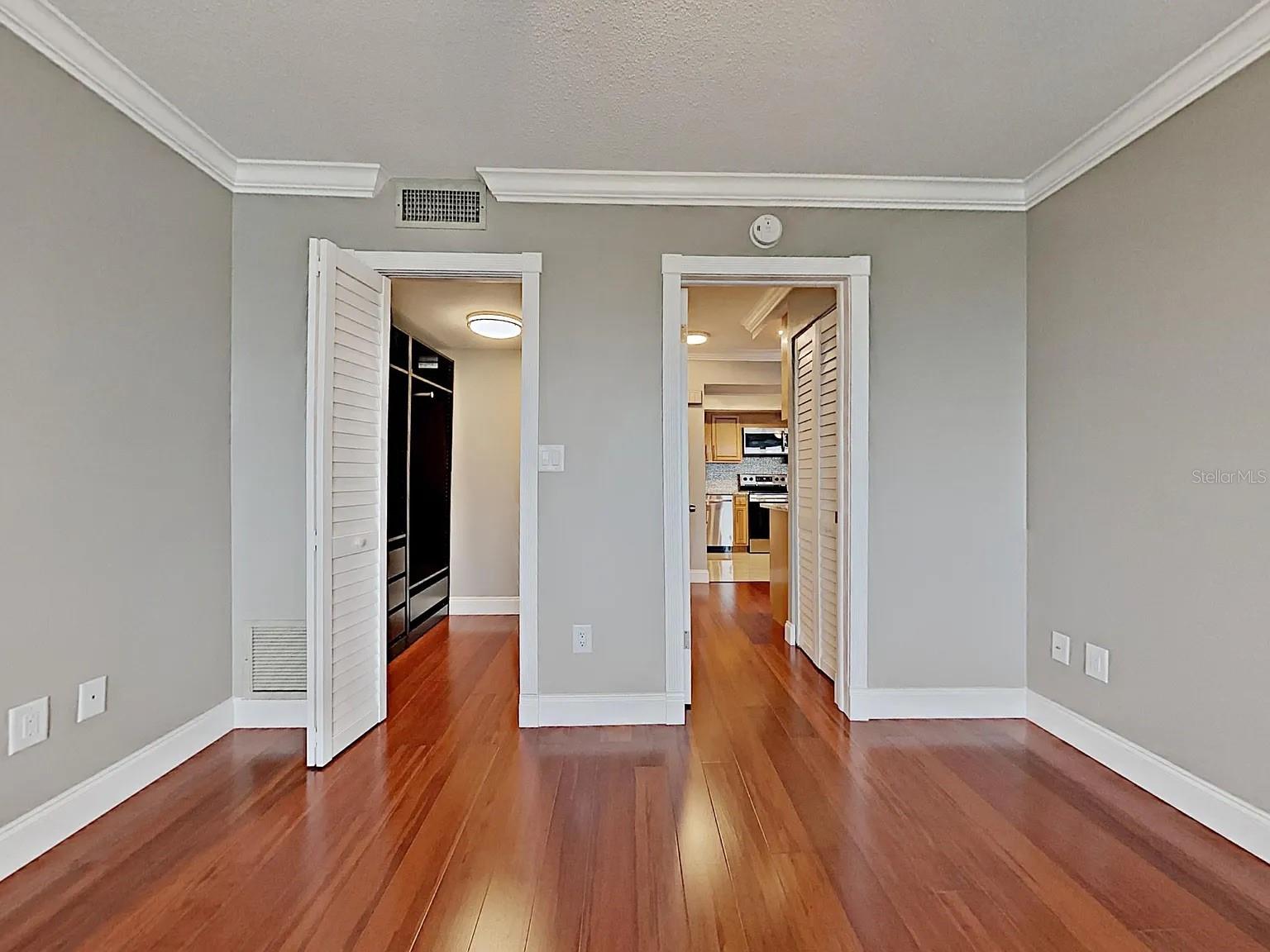 Image 14 of 21 For 5220 Brittany Drive S 1502