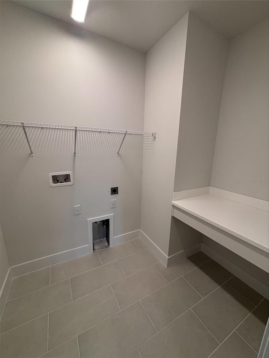 Image 18 of 47 For 7220 Sutton Lane