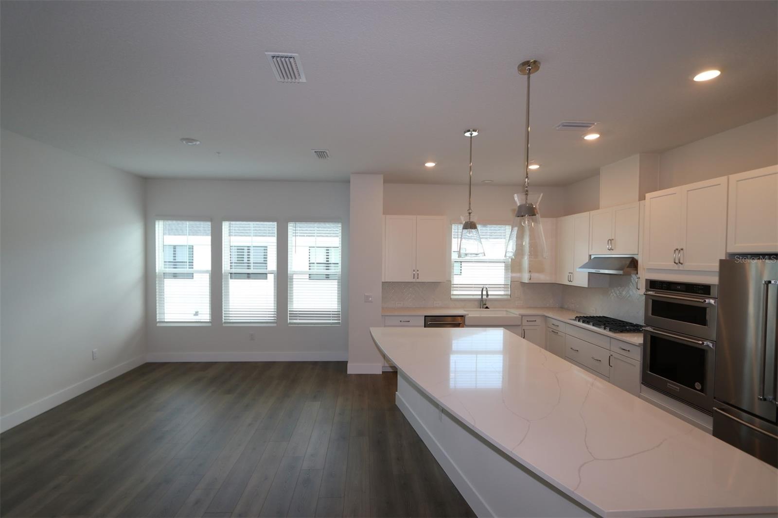 Image 7 of 47 For 7220 Sutton Lane