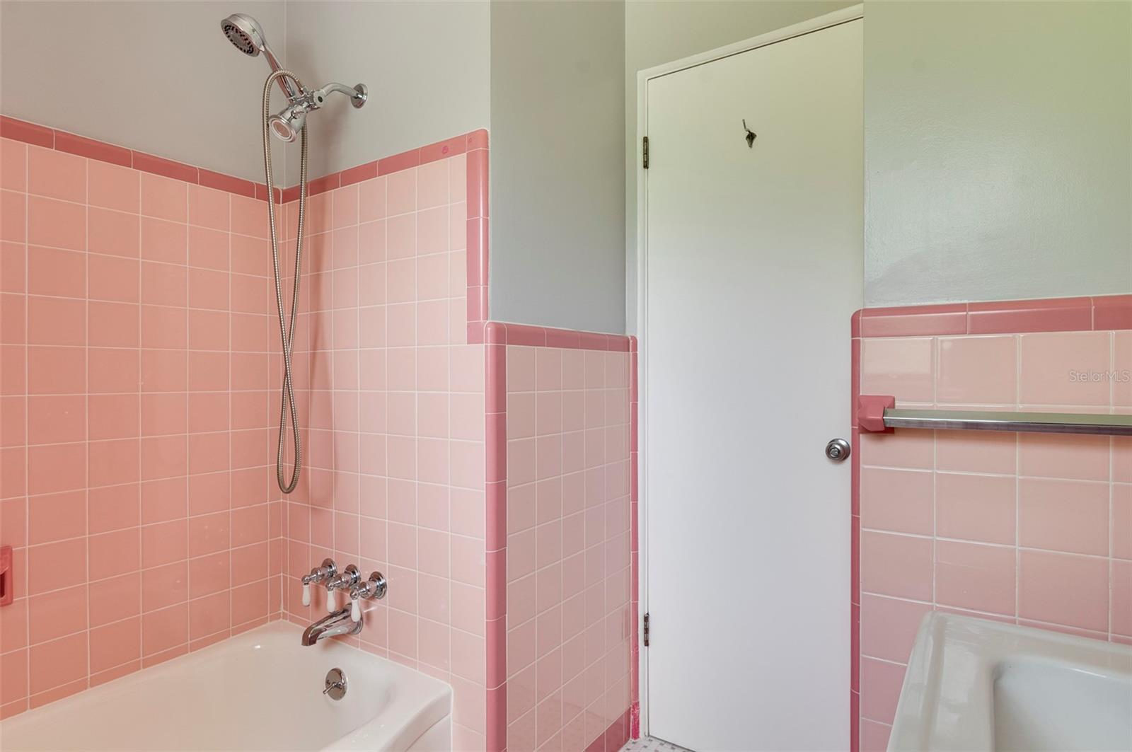 Image 22 of 37 For 4117 23rd Avenue N