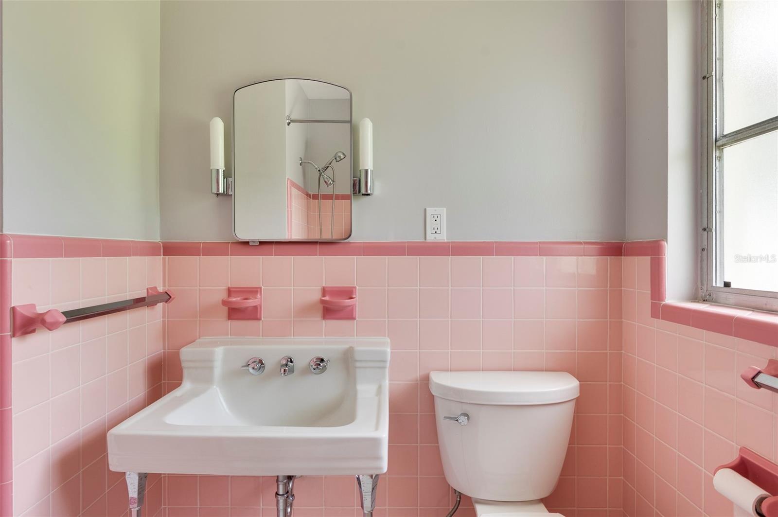 Image 23 of 37 For 4117 23rd Avenue N