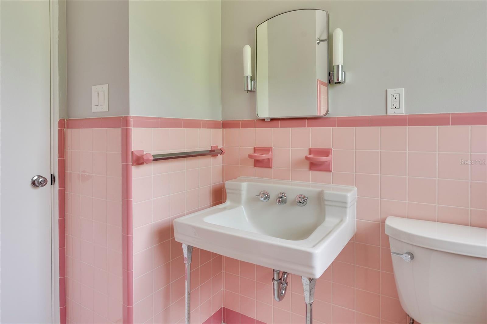 Image 24 of 37 For 4117 23rd Avenue N