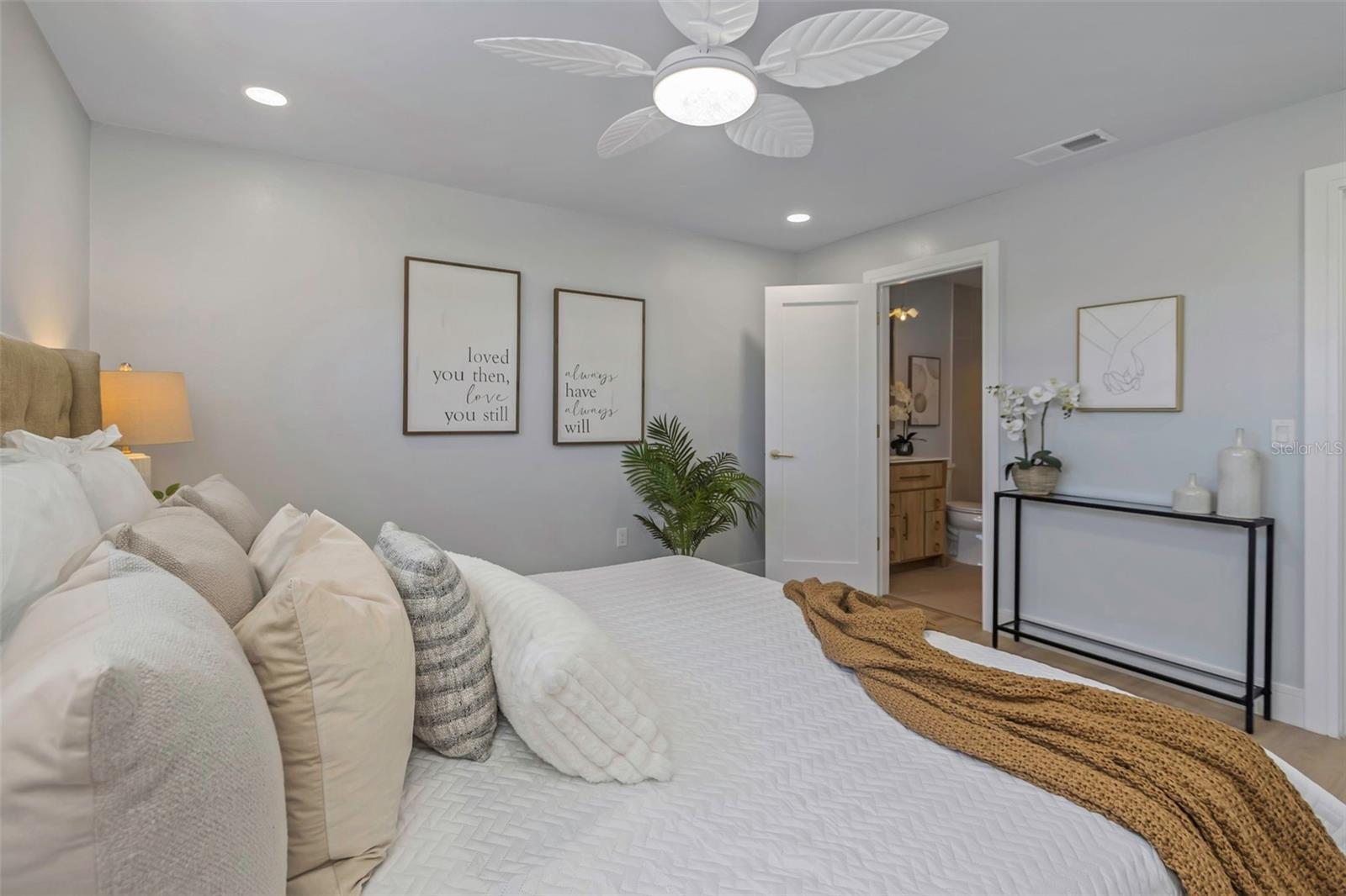 Image 25 of 54 For 10216 Spoonbill Road E