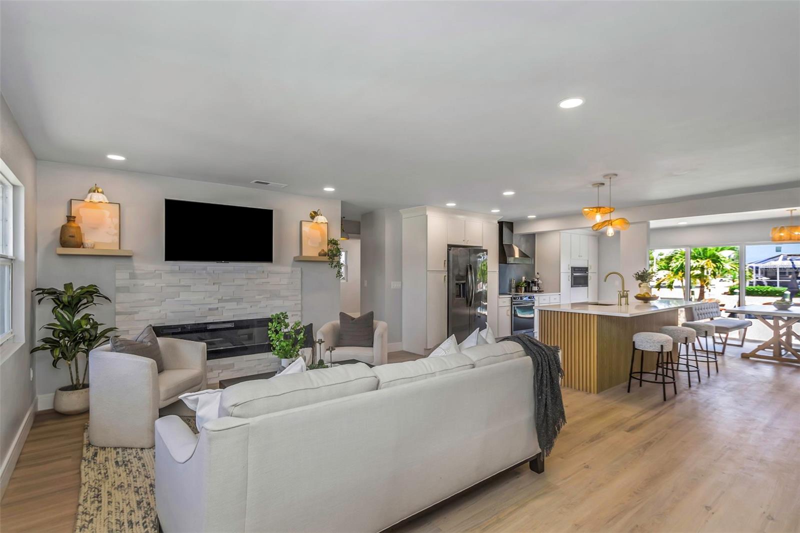 Image 3 of 54 For 10216 Spoonbill Road E