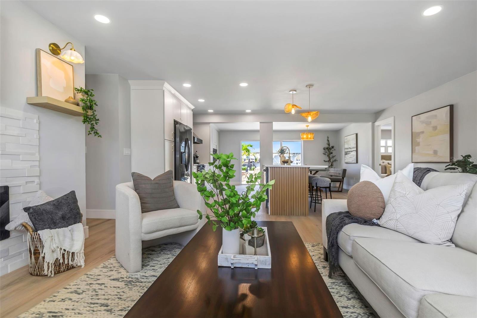 Image 5 of 54 For 10216 Spoonbill Road E