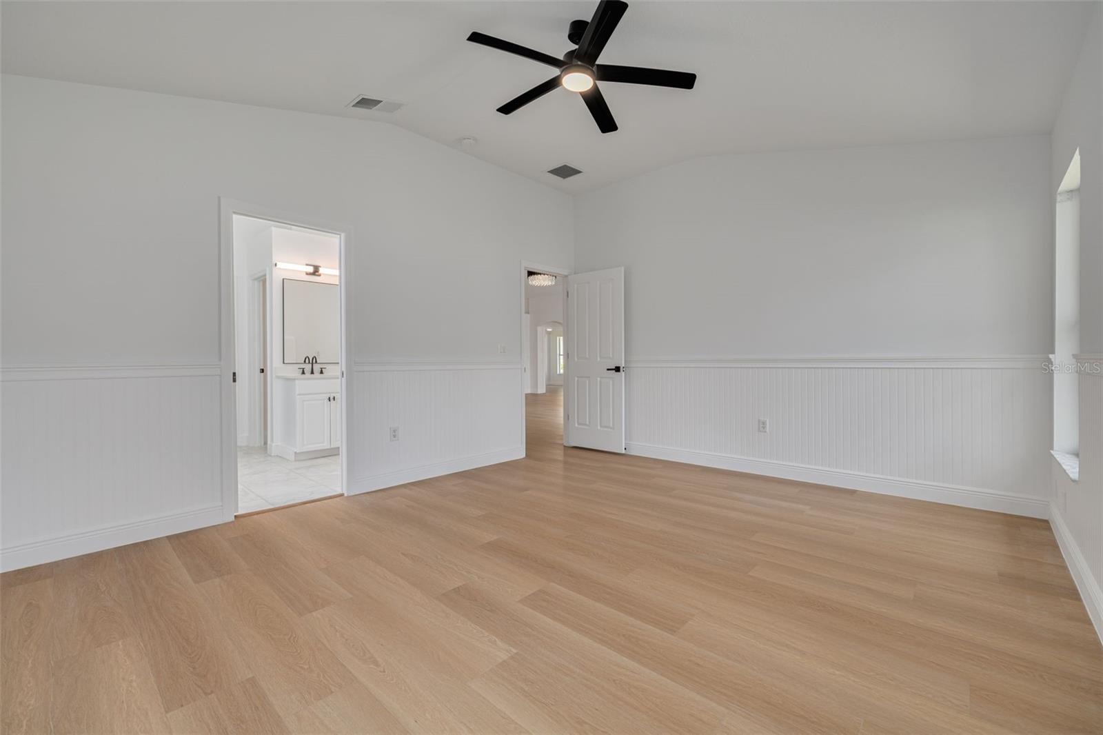 Image 21 of 43 For 9418 Azalea Ridge Circle