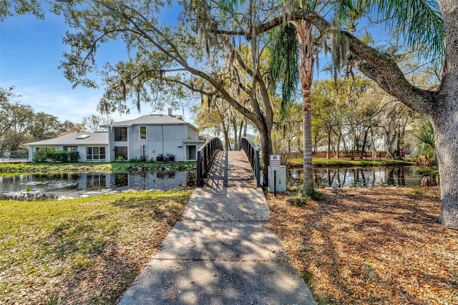 Listing photo id 11 for 4139 Dolphin Drive