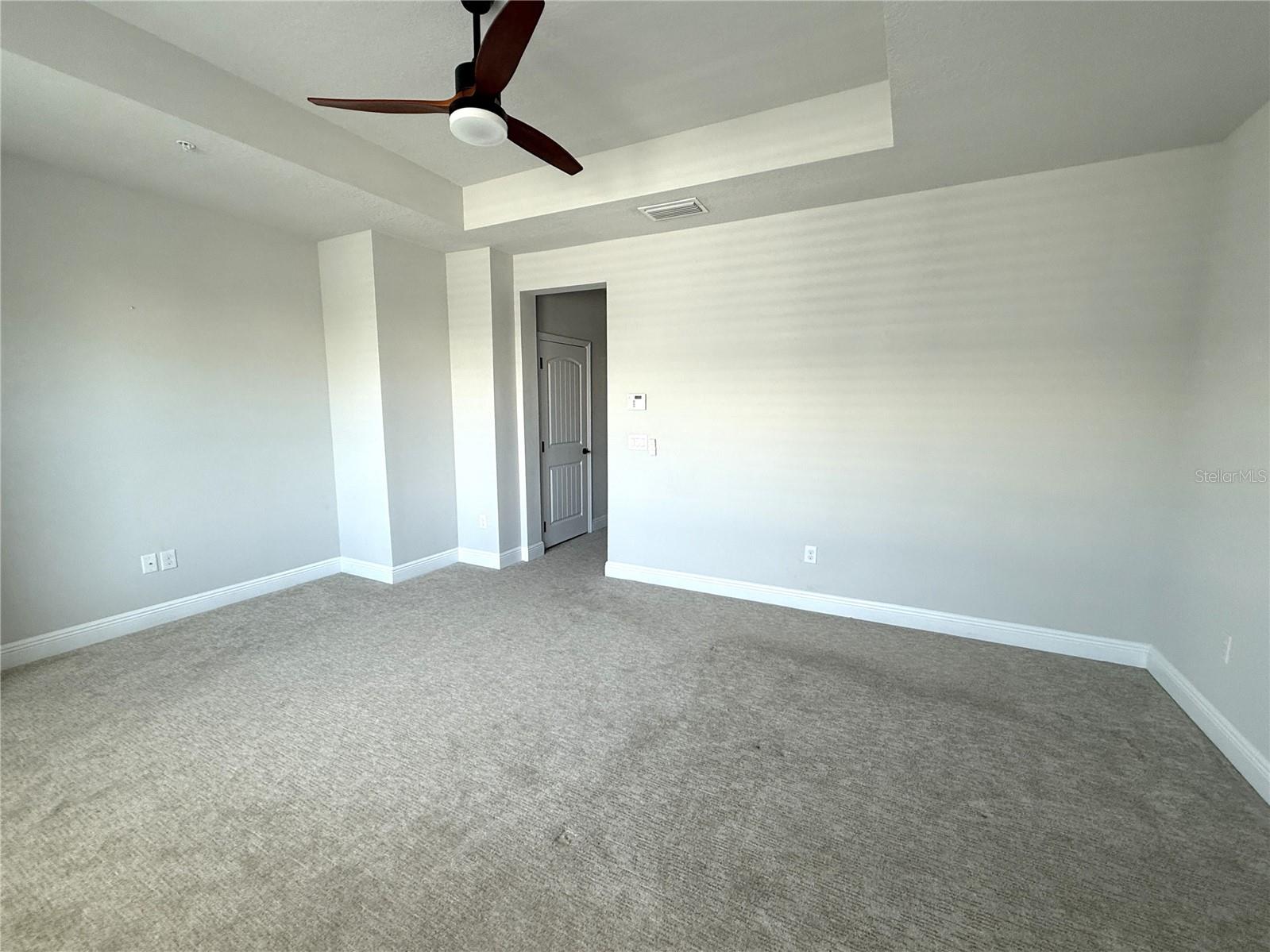 Image 20 of 32 For 813 Burlington Avenue N
