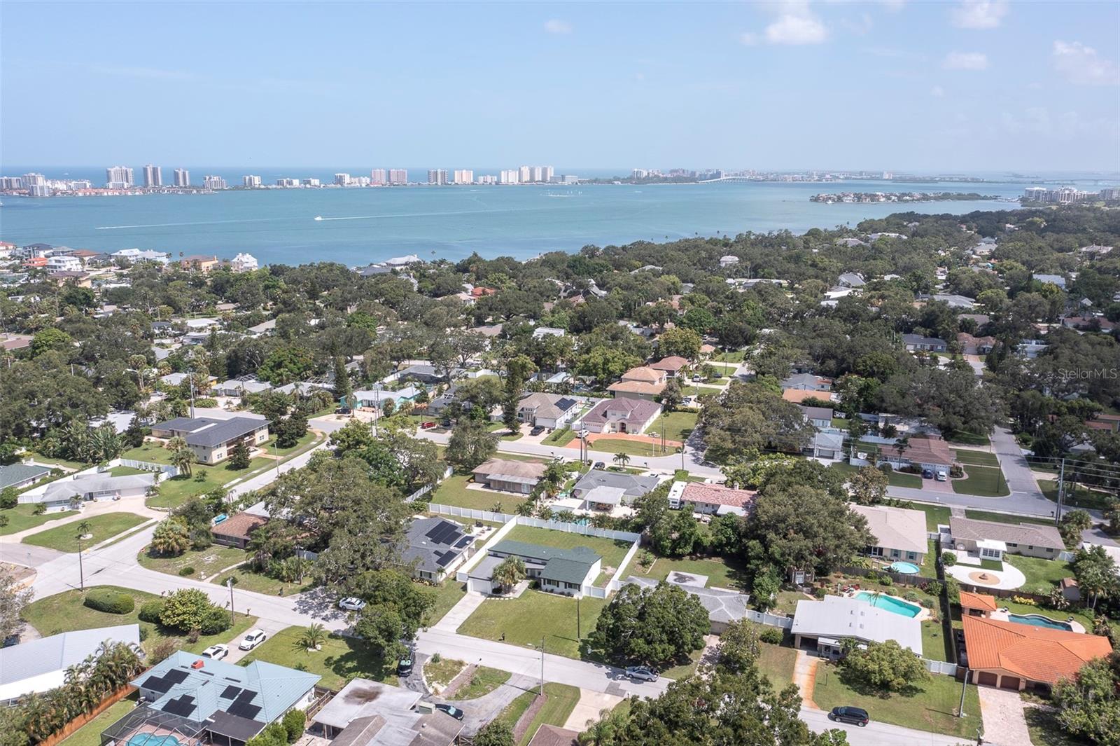 Listing photo id 40 for 2713 Renatta Drive