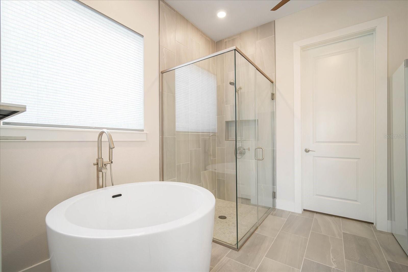 Listing photo id 14 for 8809 Drummer Plank Drive