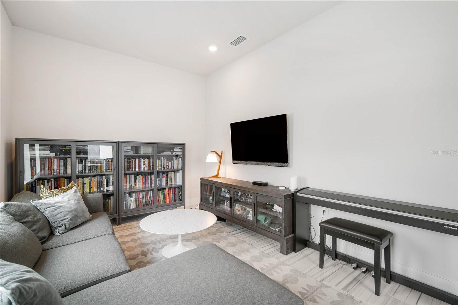 Listing photo id 18 for 8809 Drummer Plank Drive