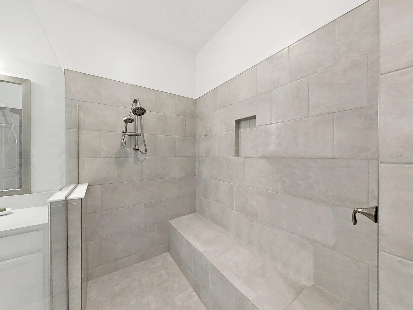 Image 17 of 66 For 10930 Banyan Breeze Boulevard