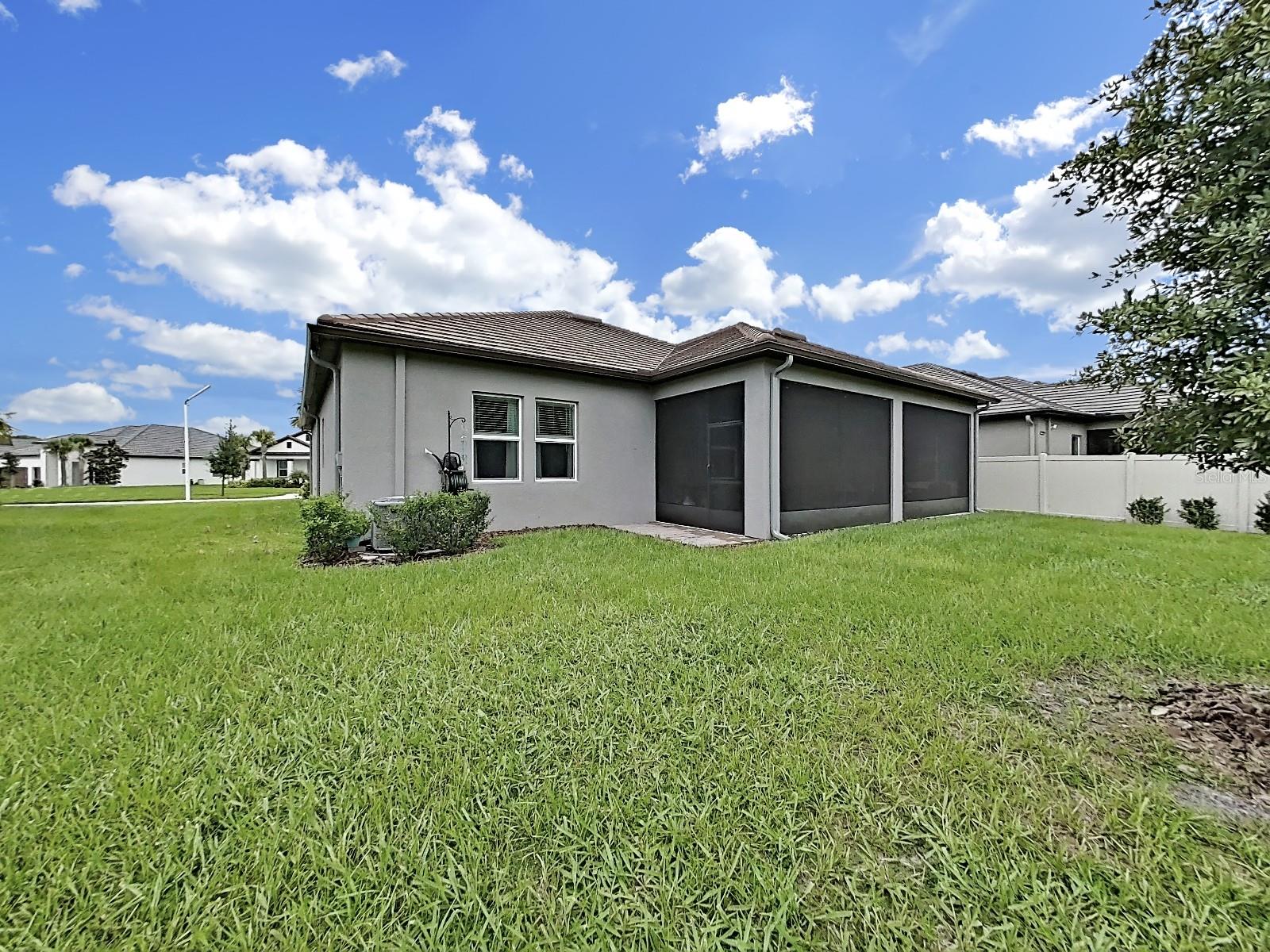 Image 26 of 66 For 10930 Banyan Breeze Boulevard