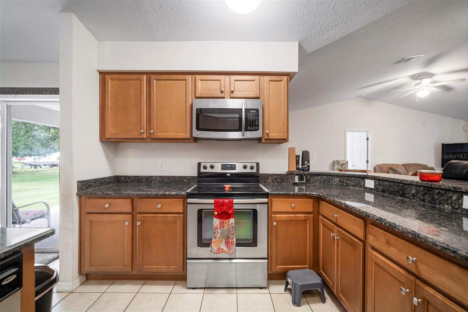 Listing photo id 10 for 12204 Begin Drive