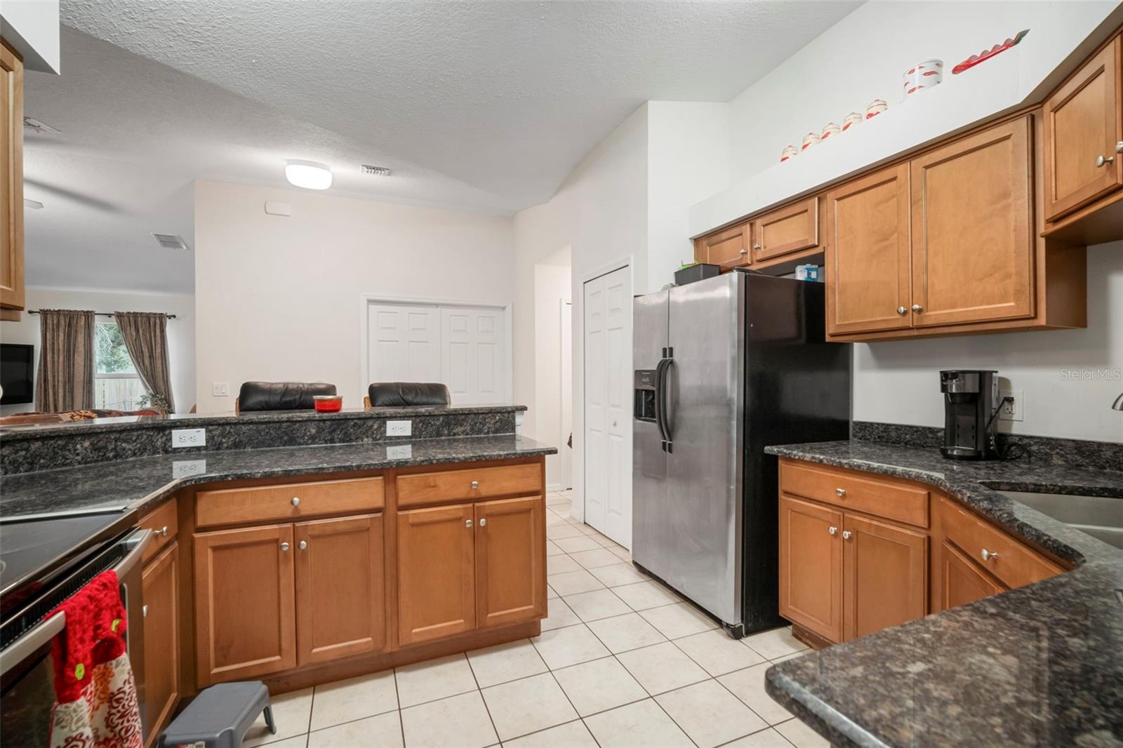 Listing photo id 13 for 12204 Begin Drive