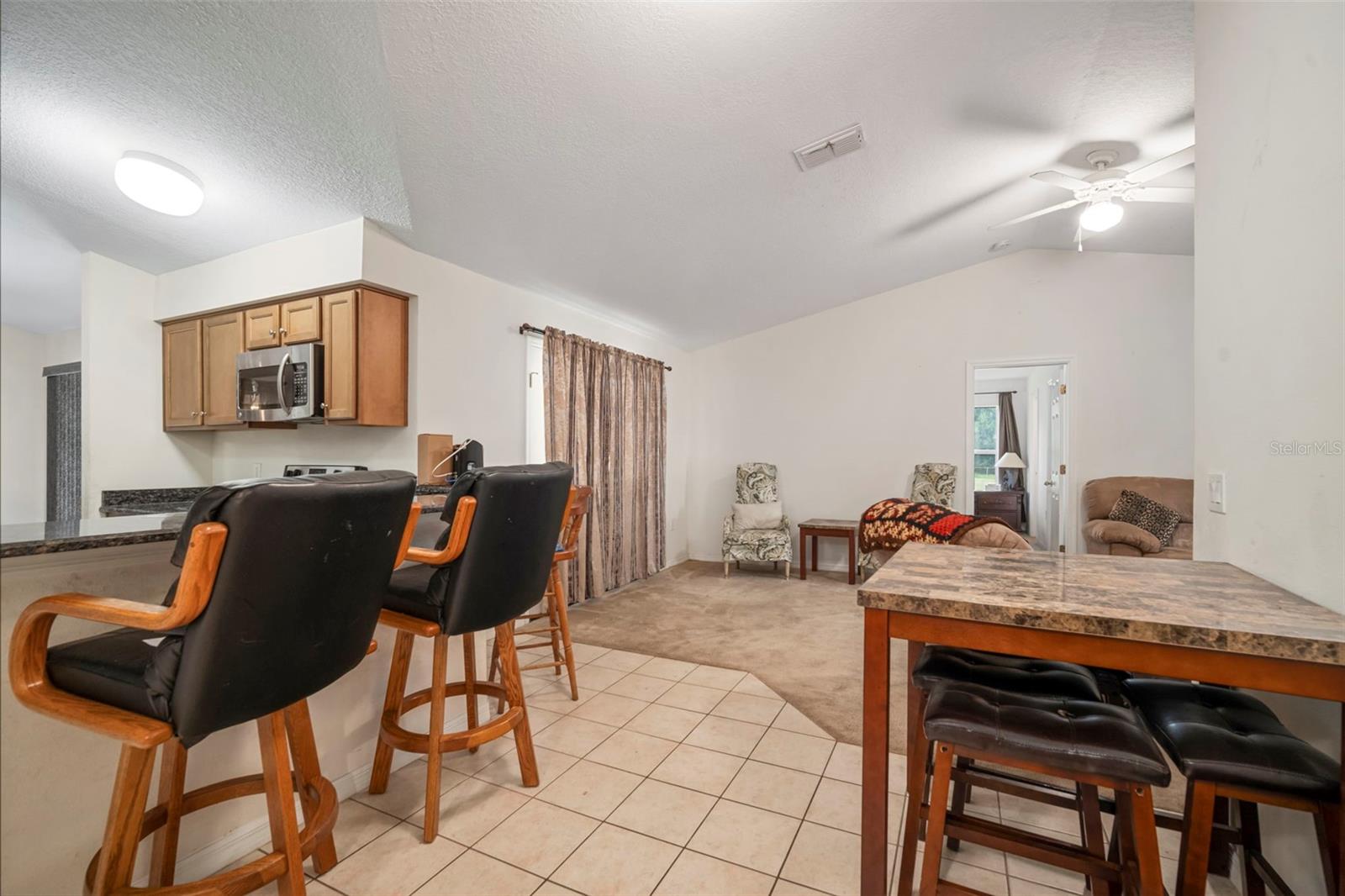 Listing photo id 16 for 12204 Begin Drive