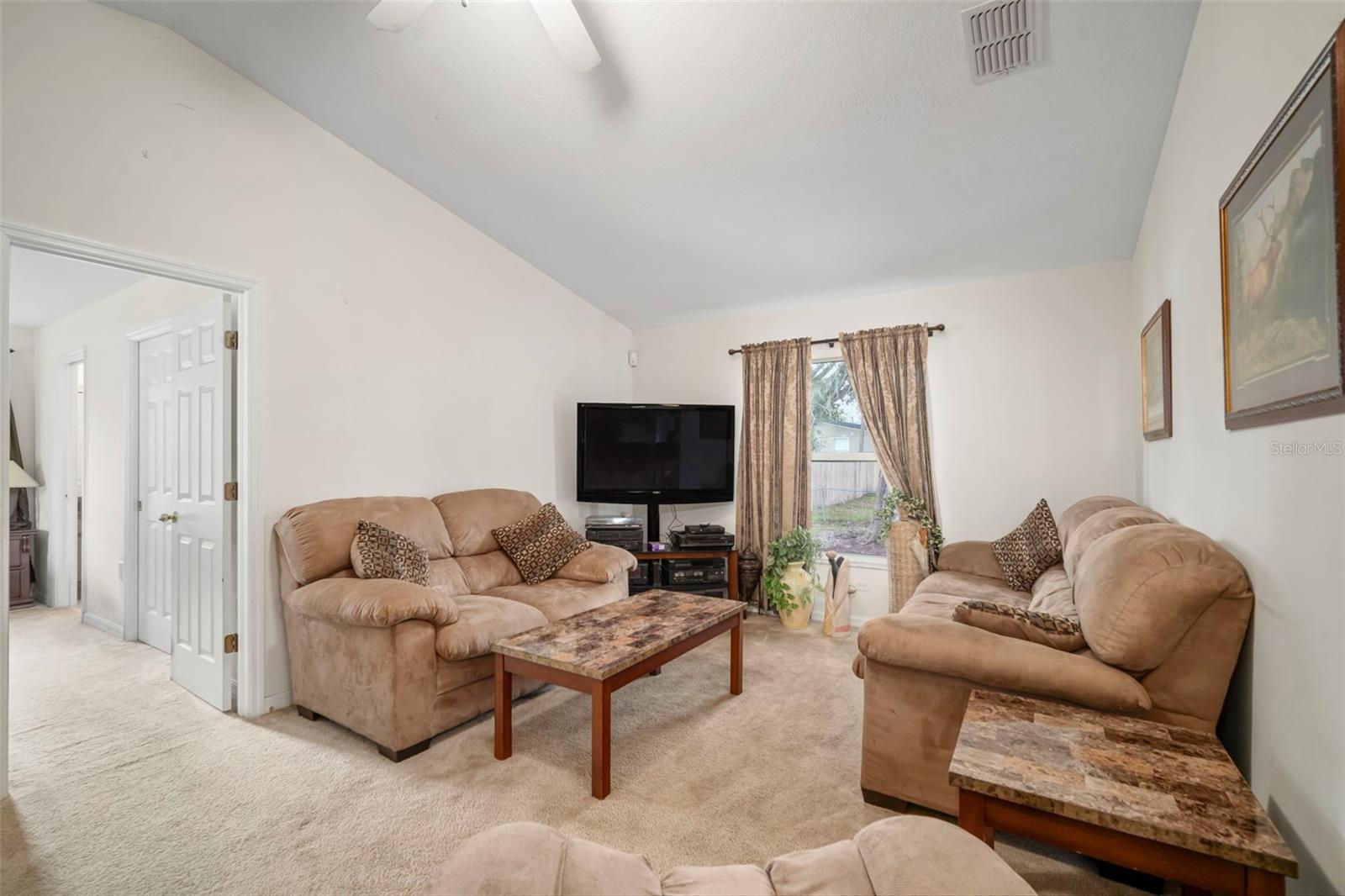 Listing photo id 17 for 12204 Begin Drive