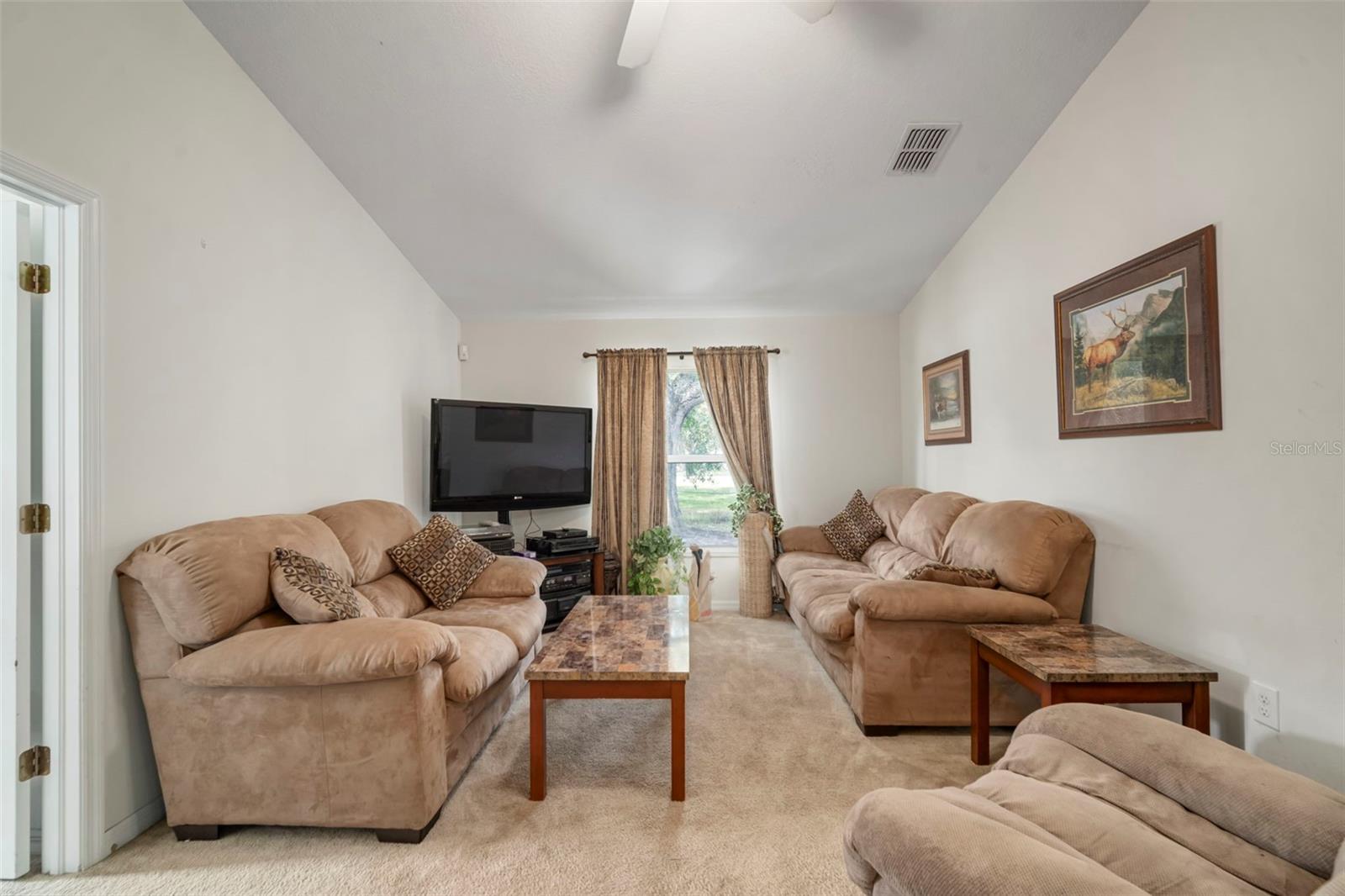 Listing photo id 19 for 12204 Begin Drive