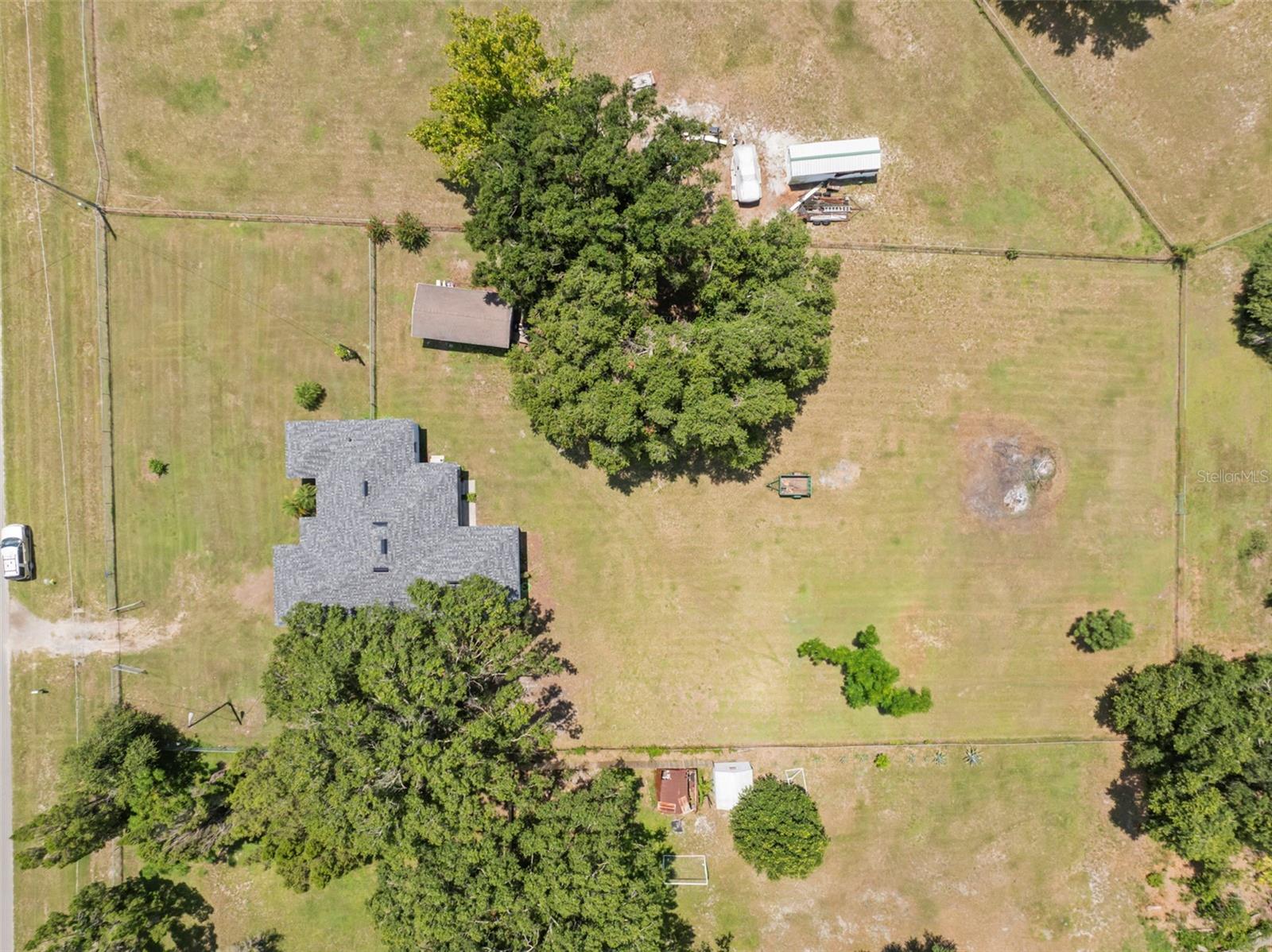 Listing photo id 31 for 12204 Begin Drive