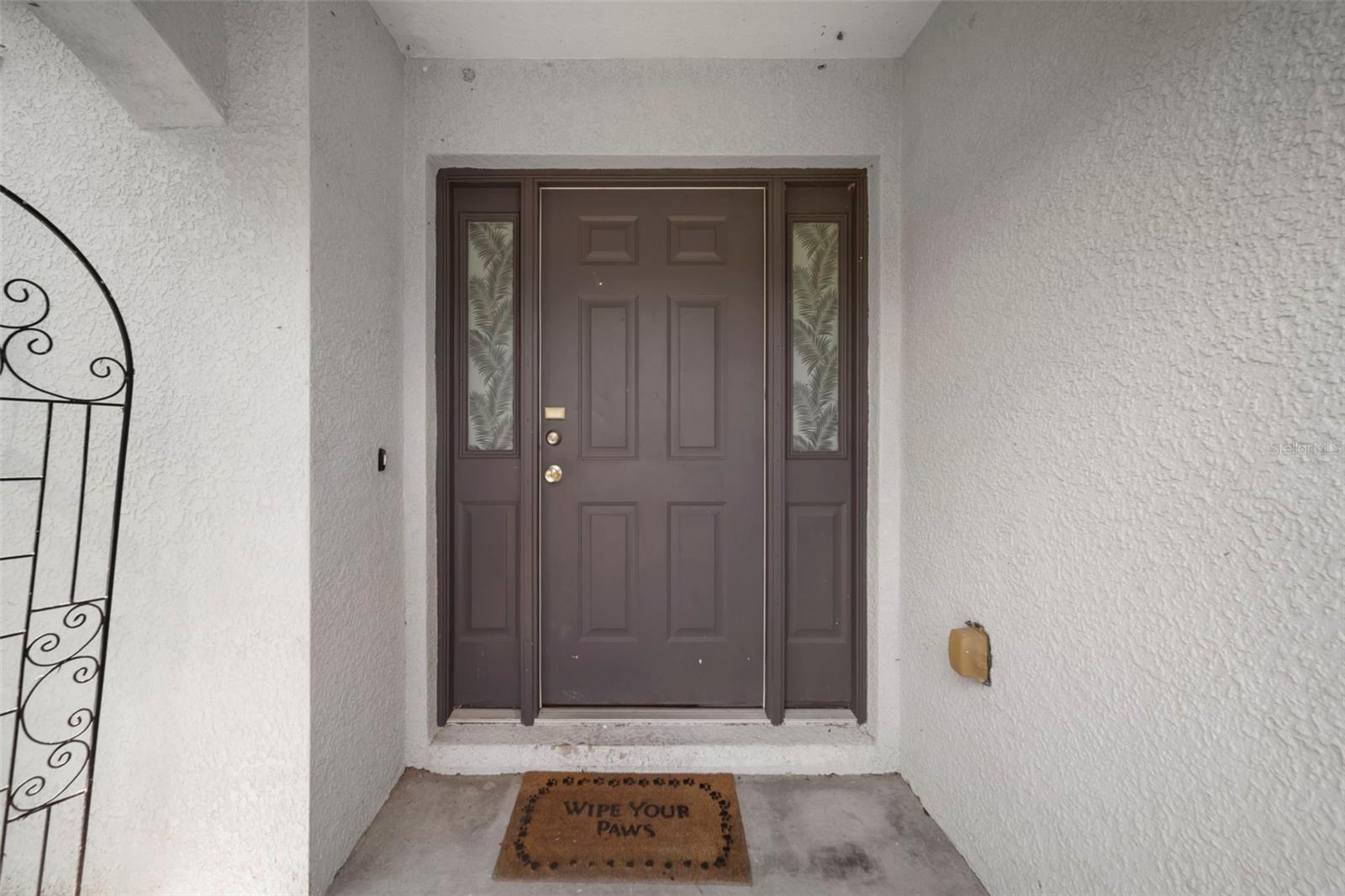 Listing photo id 2 for 12204 Begin Drive
