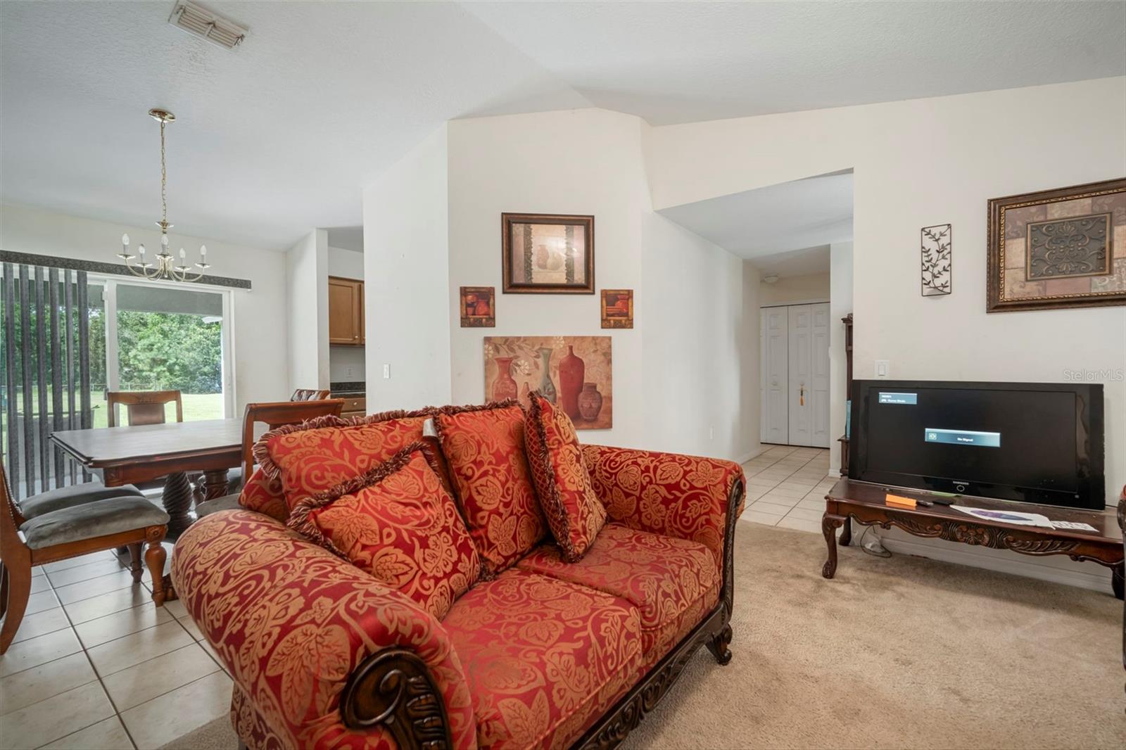 Listing photo id 5 for 12204 Begin Drive