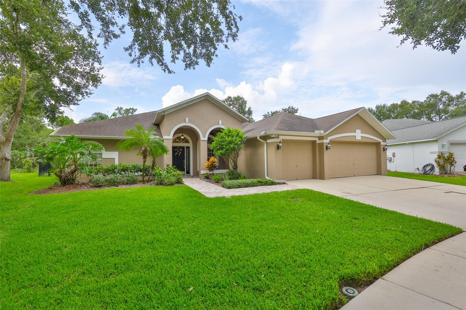 Image 11 of 52 For 8613 Herons Cove Place