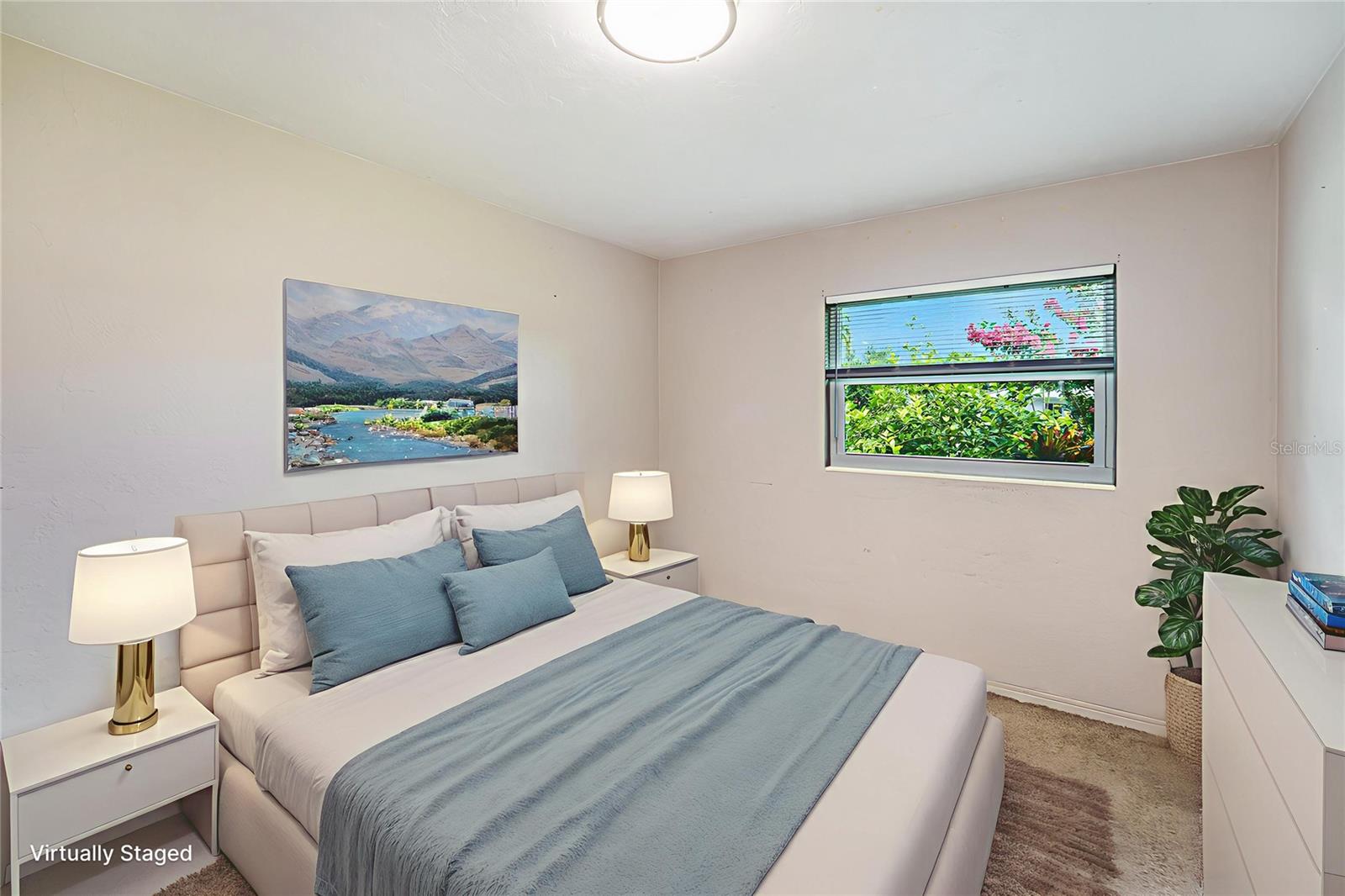 Listing photo id 17 for 5216 30th Avenue N