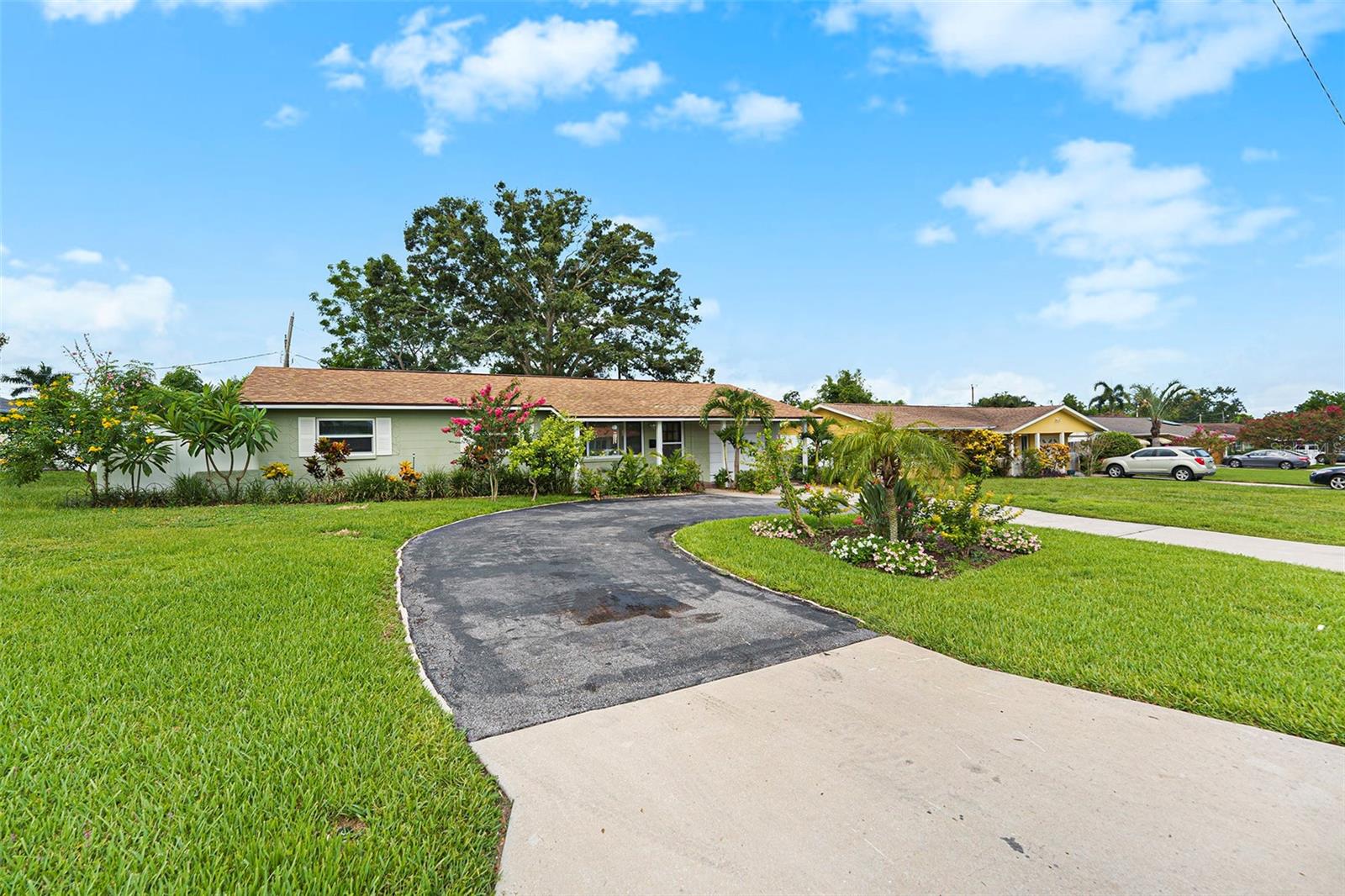 Listing photo id 26 for 5216 30th Avenue N