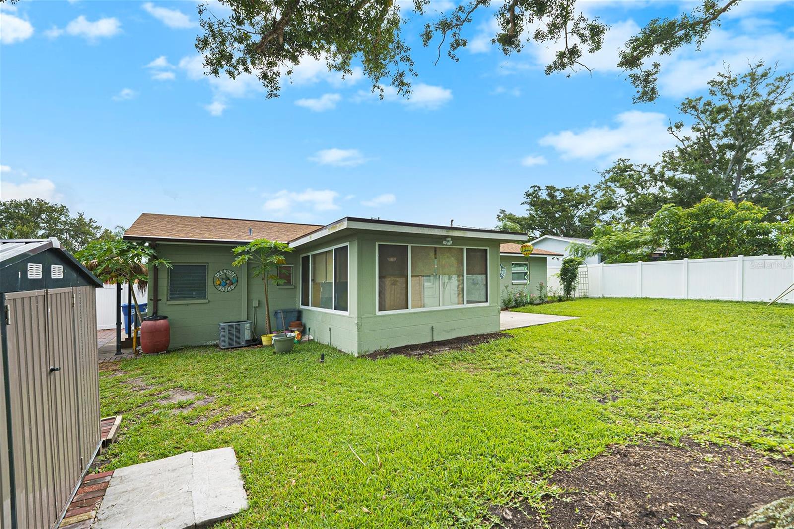 Listing photo id 31 for 5216 30th Avenue N