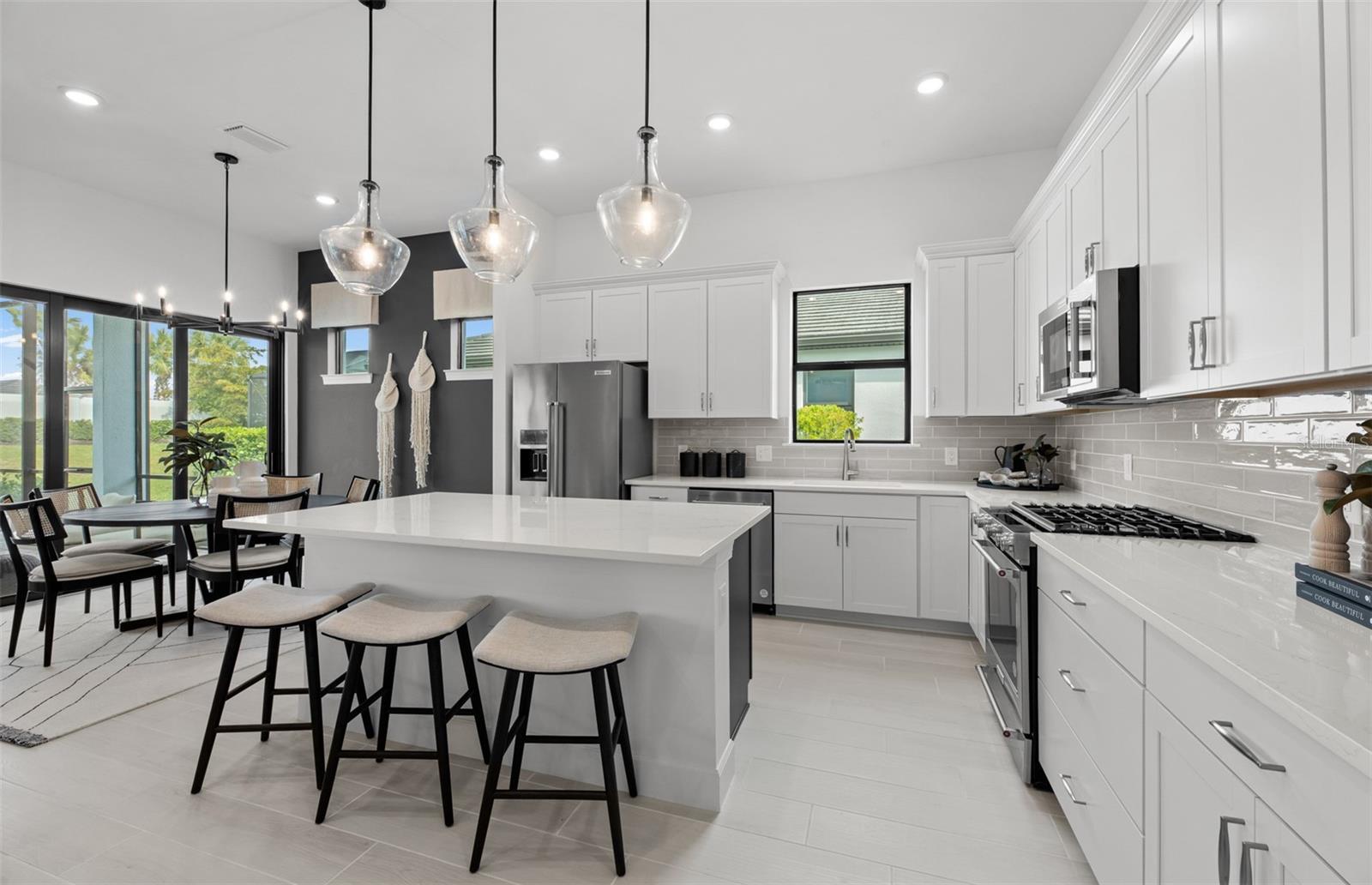 Image 4 of 29 For 1828 Silver Shores Boulevard