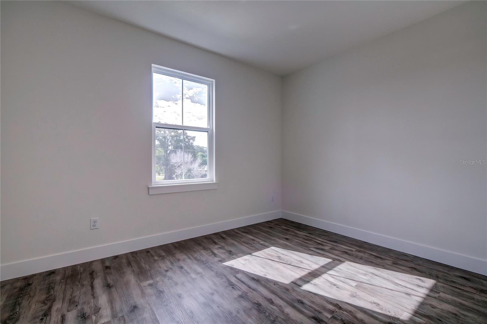 Image 19 of 41 For 2222 Clark Street
