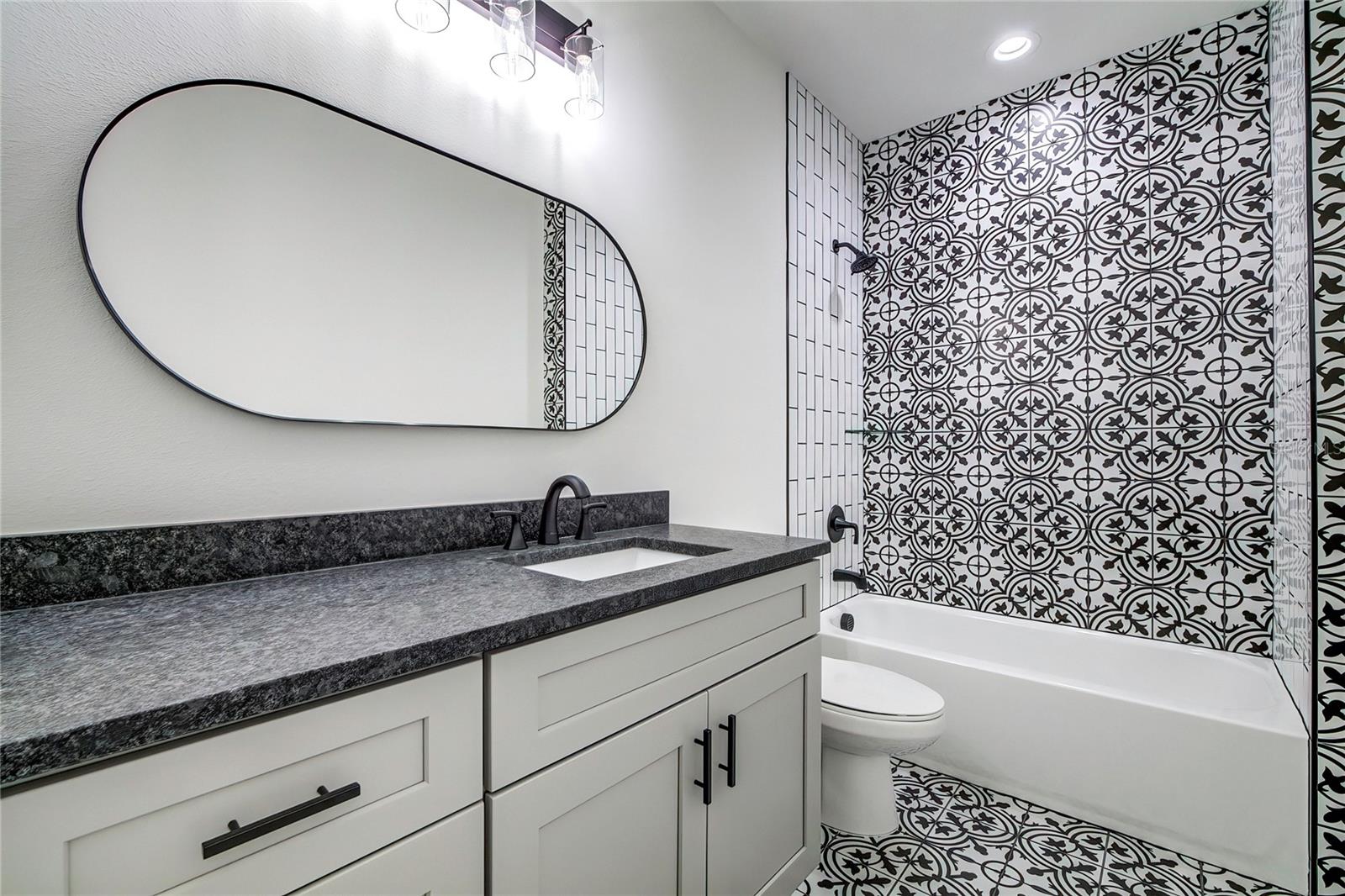 Image 21 of 41 For 2222 Clark Street