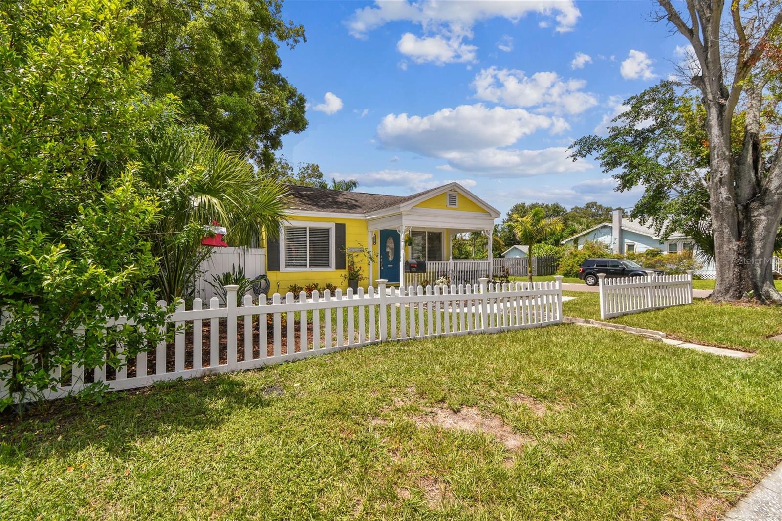 Image 2 of 62 For 1678 27th Avenue N