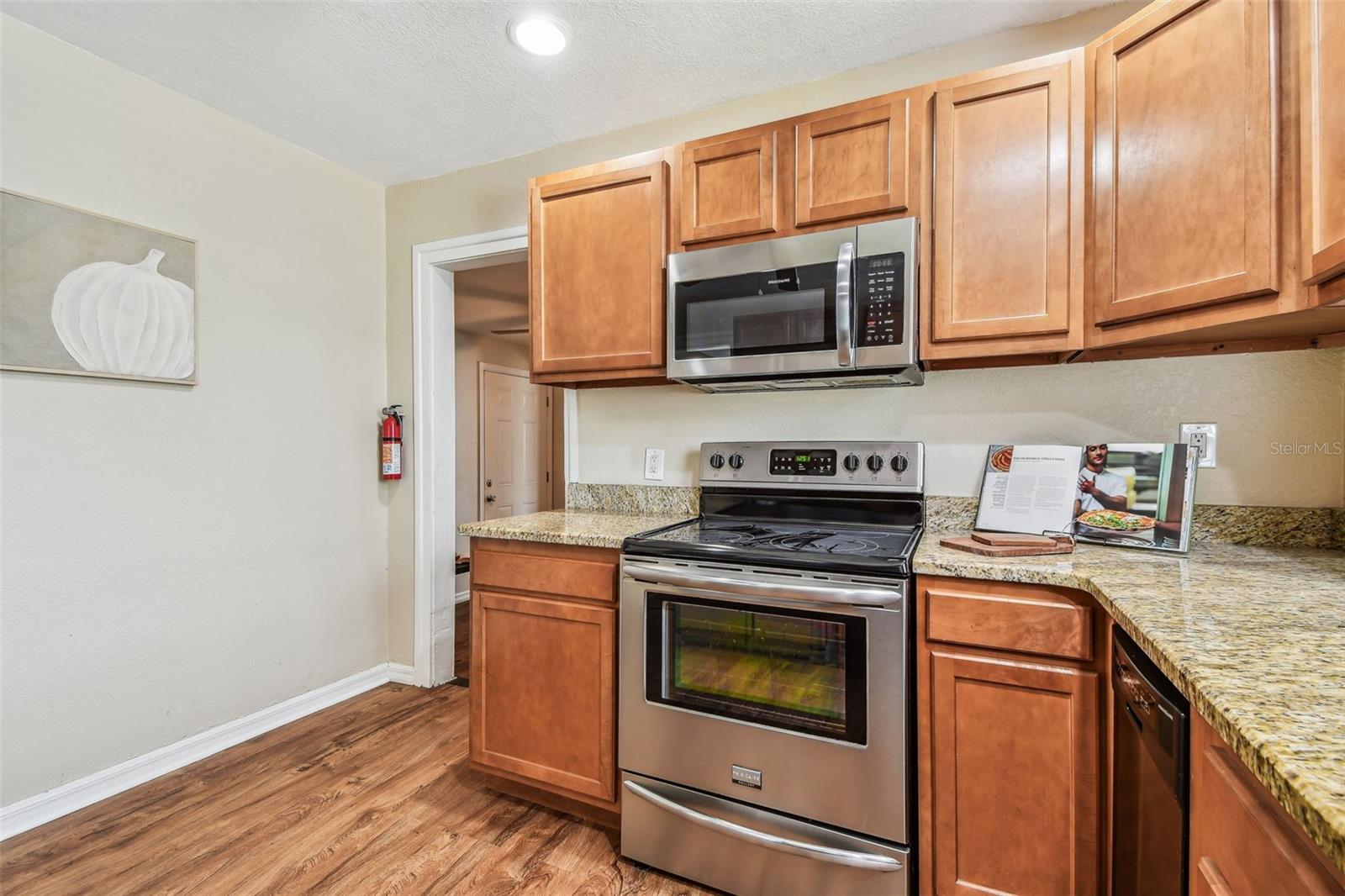 Image 23 of 62 For 1678 27th Avenue N