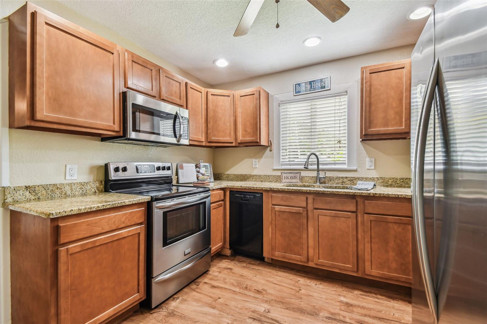 Image 24 of 62 For 1678 27th Avenue N