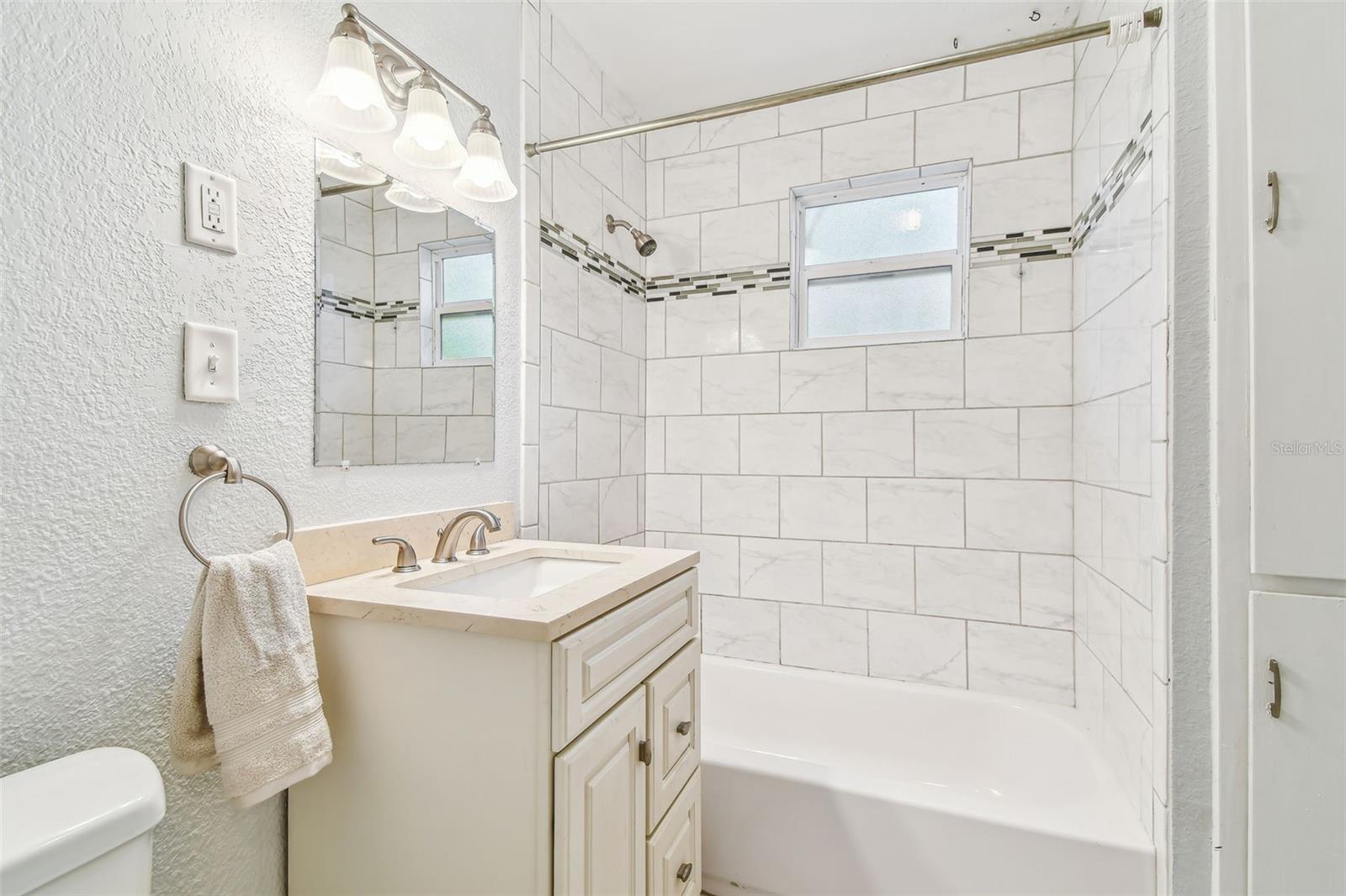 Image 27 of 62 For 1678 27th Avenue N