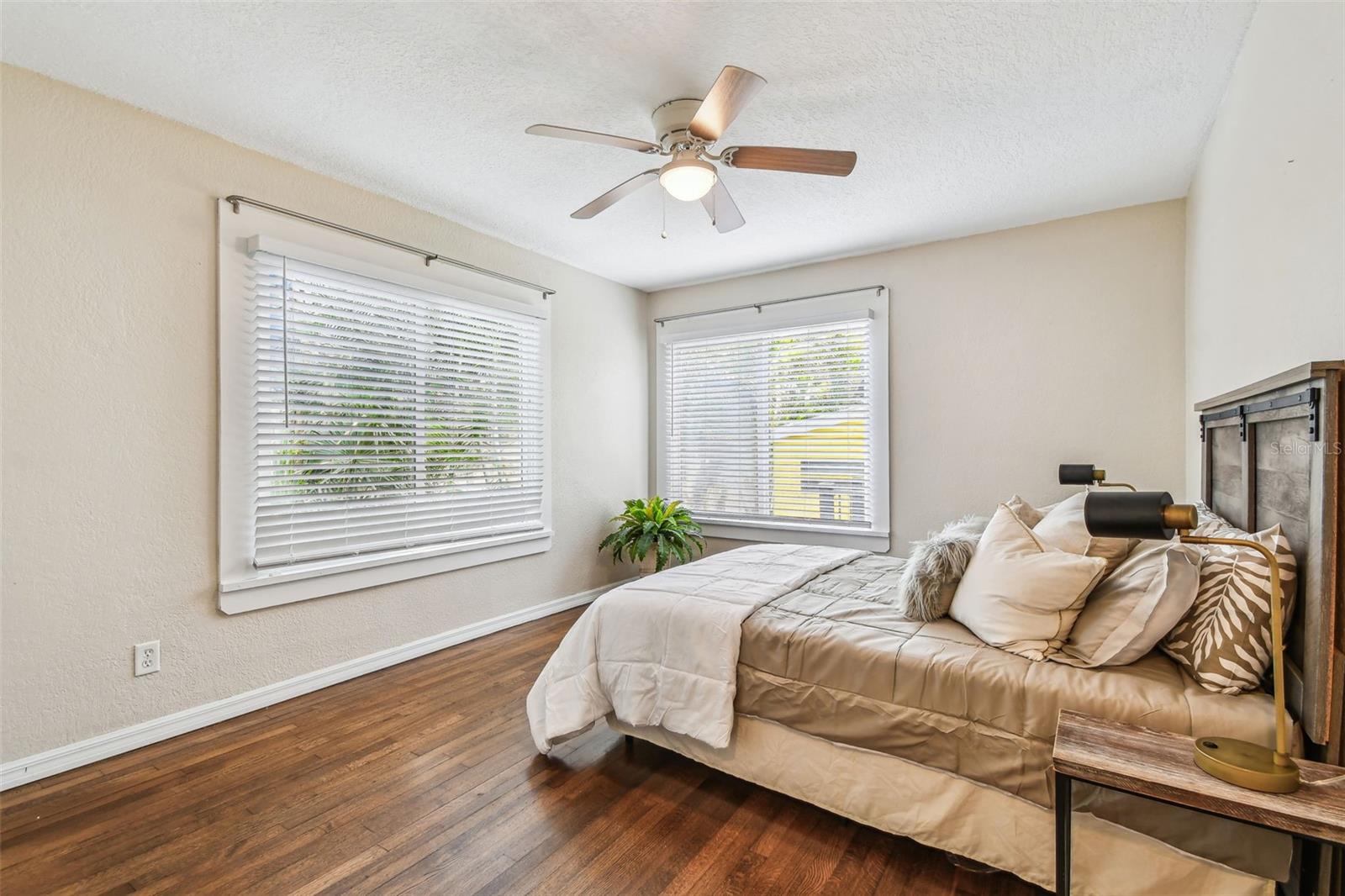 Image 29 of 62 For 1678 27th Avenue N