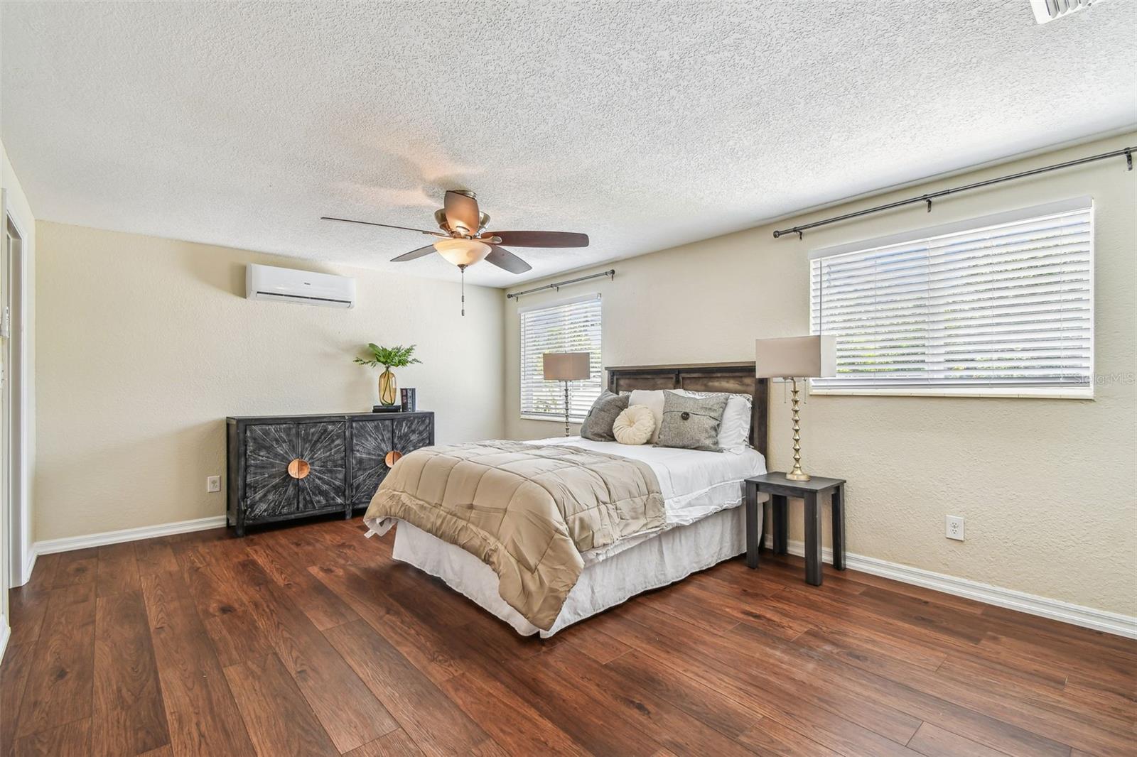 Image 42 of 62 For 1678 27th Avenue N