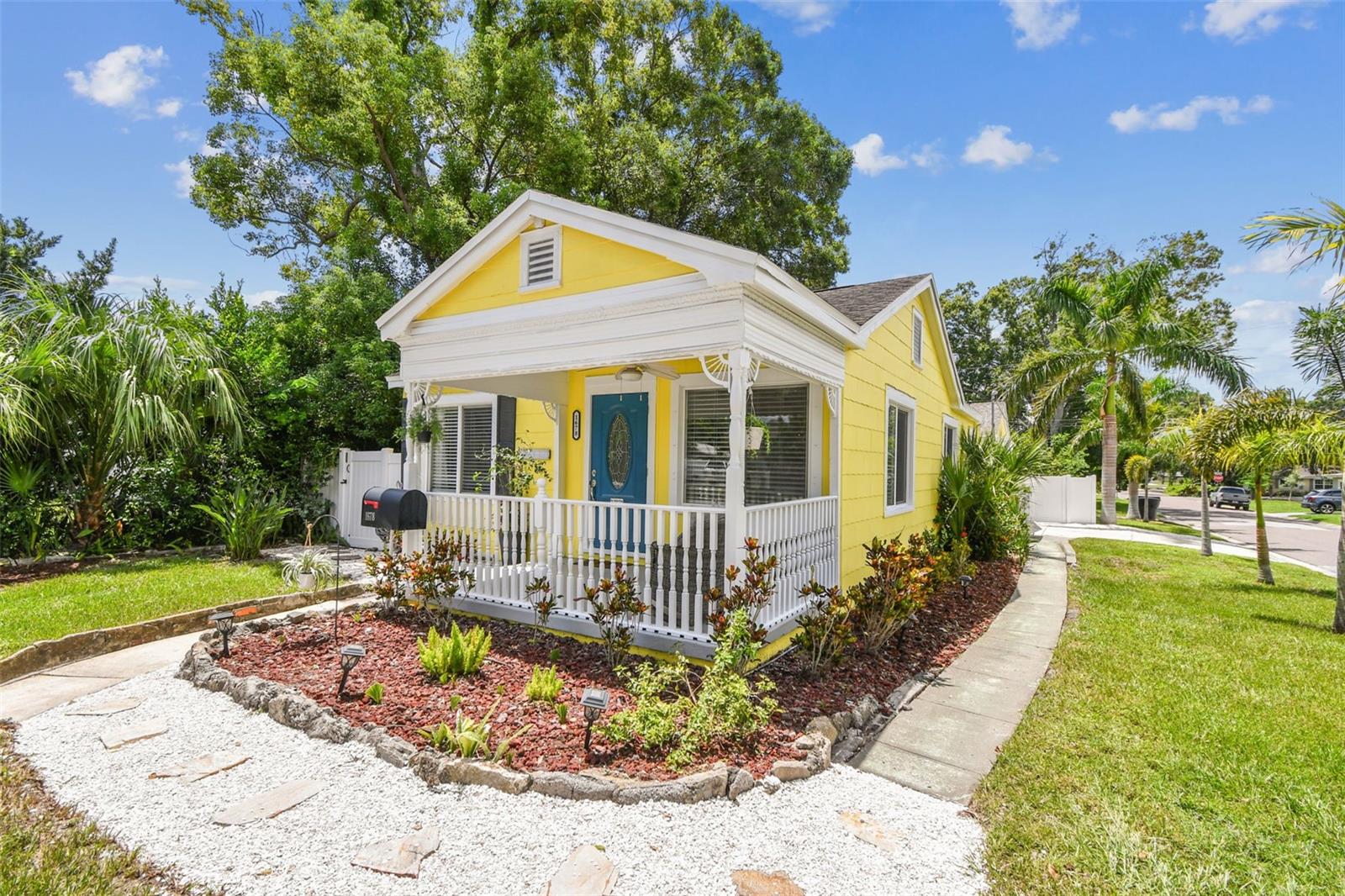 Image 5 of 62 For 1678 27th Avenue N